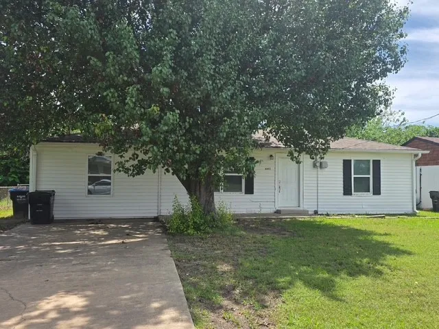 Single Family Residence For Sale in Hunt County , 6005 Colorado Street, Greenville, Texas 75402, 3 Bedroom, 1 Bathroom, Garage spaces, 1,194 Sqft, built in 1975, Preowned, mls#21149066, Real Estate Agent in Greenville, Homes For Sale in Hunt county, Homes For Sale in Greenville, Realtor in Greenville Texas, Real Estate Brokerage Independent Realty Texas, Luminita Cordes Realtor
