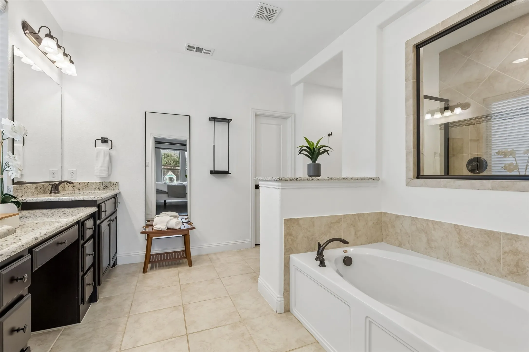 Single Family Residence For Sale in Denton County , 15505 City Garden Lane, Prosper, Texas 75078, 5 Bedroom, 5 Bathroom, 3 Garage spaces, 3,691 Sqft, built in 2016, Preowned, mls#21149137, Real Estate Agent in Prosper, Homes For Sale in Denton county, Homes For Sale in Prosper, Realtor in Prosper Texas, Real Estate Brokerage Independent Realty Texas, Luminita Cordes Realtor