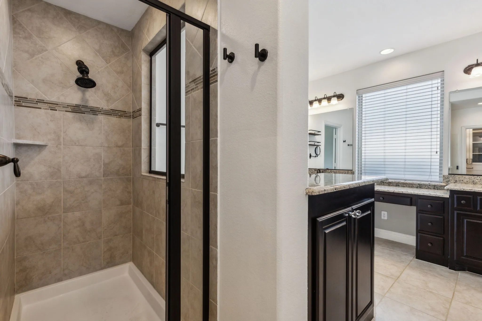 Single Family Residence For Sale in Denton County , 15505 City Garden Lane, Prosper, Texas 75078, 5 Bedroom, 5 Bathroom, 3 Garage spaces, 3,691 Sqft, built in 2016, Preowned, mls#21149137, Real Estate Agent in Prosper, Homes For Sale in Denton county, Homes For Sale in Prosper, Realtor in Prosper Texas, Real Estate Brokerage Independent Realty Texas, Luminita Cordes Realtor