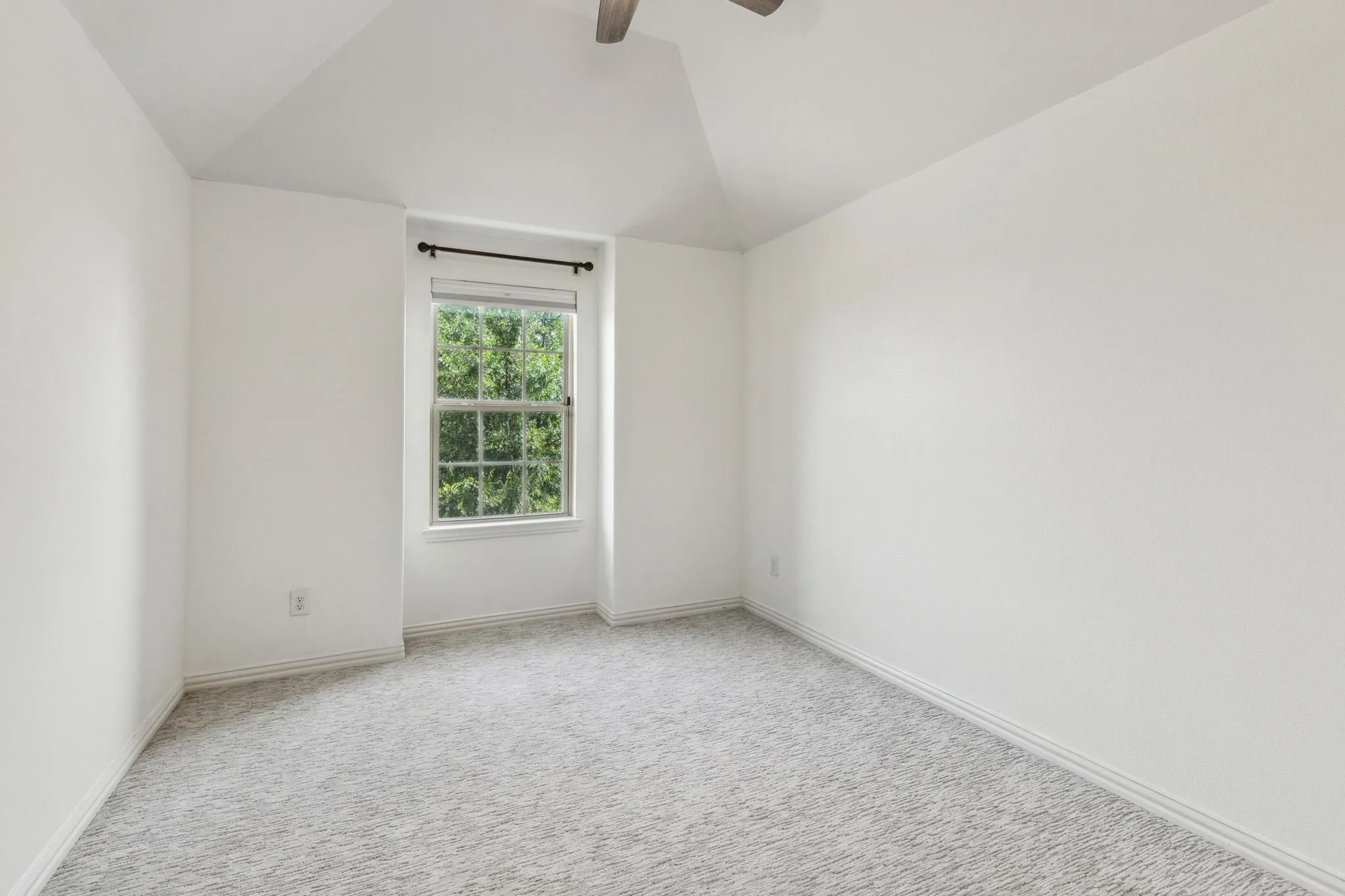 Single Family Residence For Sale in Denton County , 15505 City Garden Lane, Prosper, Texas 75078, 5 Bedroom, 5 Bathroom, 3 Garage spaces, 3,691 Sqft, built in 2016, Preowned, mls#21149137, Real Estate Agent in Prosper, Homes For Sale in Denton county, Homes For Sale in Prosper, Realtor in Prosper Texas, Real Estate Brokerage Independent Realty Texas, Luminita Cordes Realtor