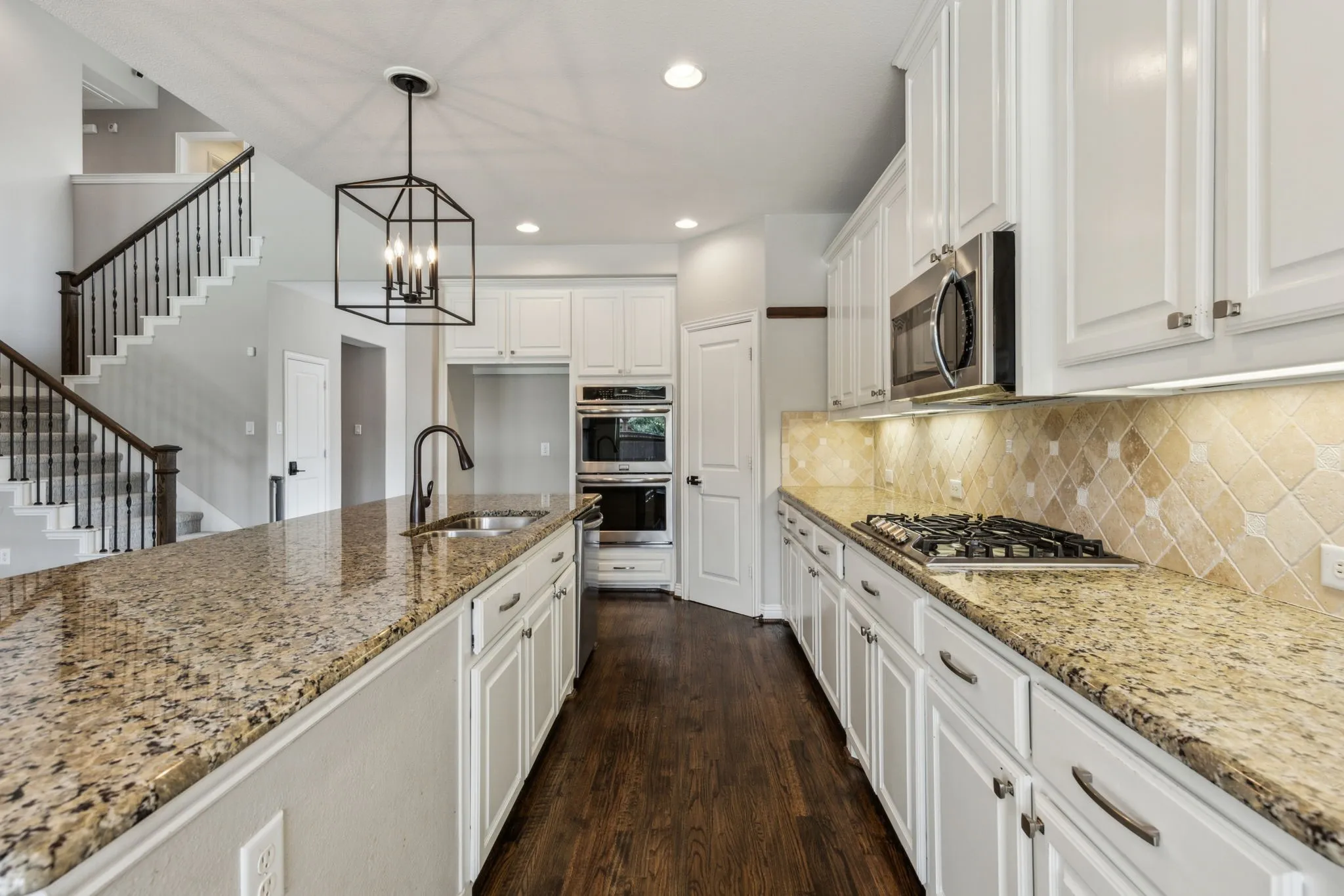 Single Family Residence For Sale in Denton County , 15505 City Garden Lane, Prosper, Texas 75078, 5 Bedroom, 5 Bathroom, 3 Garage spaces, 3,691 Sqft, built in 2016, Preowned, mls#21149137, Real Estate Agent in Prosper, Homes For Sale in Denton county, Homes For Sale in Prosper, Realtor in Prosper Texas, Real Estate Brokerage Independent Realty Texas, Luminita Cordes Realtor