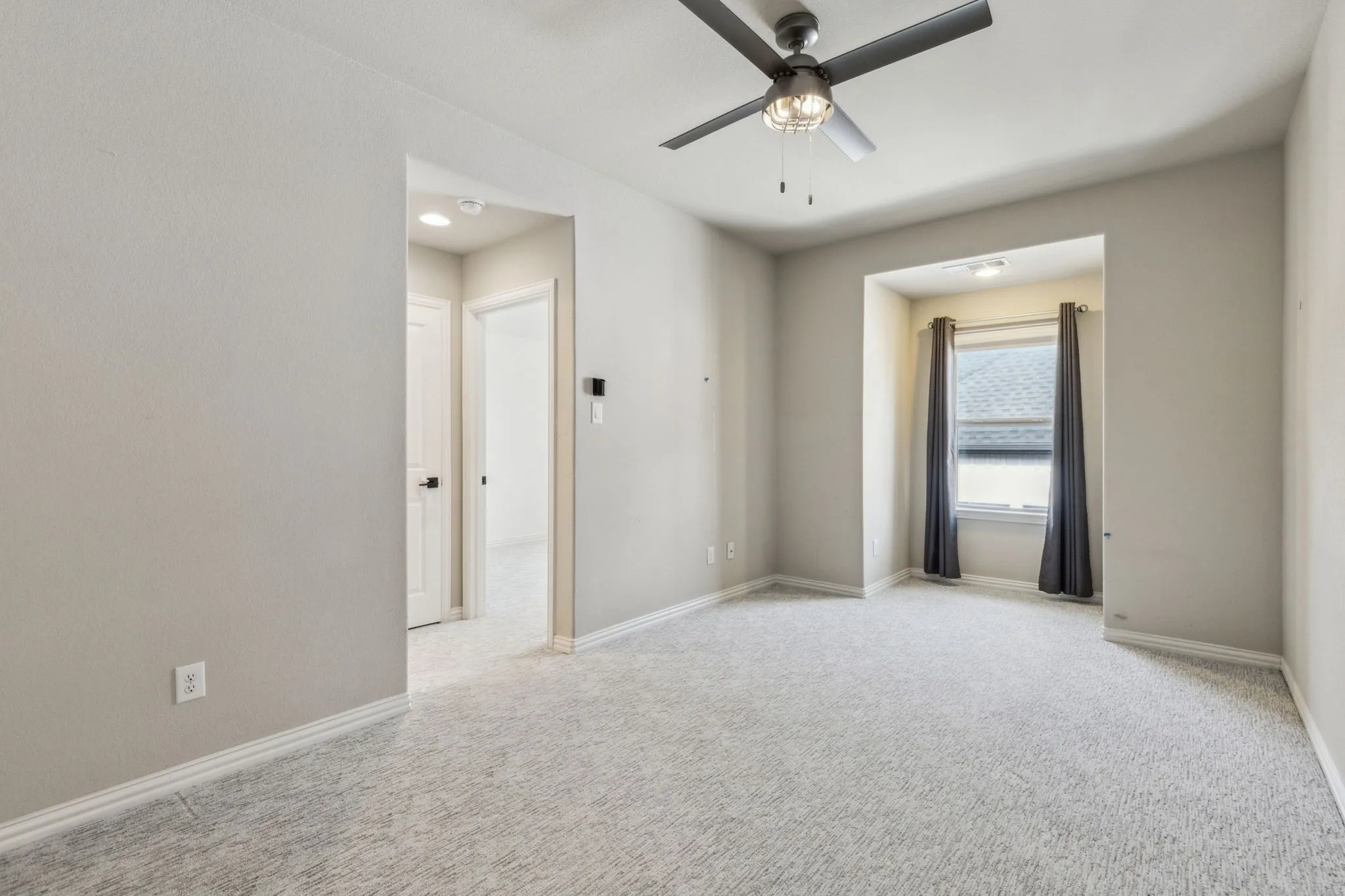 Single Family Residence For Sale in Denton County , 15505 City Garden Lane, Prosper, Texas 75078, 5 Bedroom, 5 Bathroom, 3 Garage spaces, 3,691 Sqft, built in 2016, Preowned, mls#21149137, Real Estate Agent in Prosper, Homes For Sale in Denton county, Homes For Sale in Prosper, Realtor in Prosper Texas, Real Estate Brokerage Independent Realty Texas, Luminita Cordes Realtor
