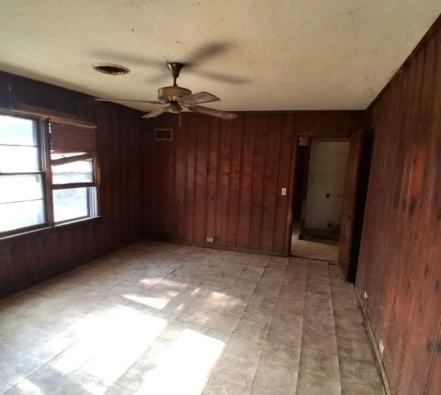 Single Family Residence For Sale in Delta County , 501 W Terrell Avenue, Cooper, Texas 75432, 3 Bedroom, 2 Bathroom, 1 Garage spaces, 1,954 Sqft, built in 1952, mls#21147268, Real Estate Agent in Cooper, Homes For Sale in Delta county, Homes For Sale in Cooper, Realtor in Cooper Texas, Real Estate Brokerage Independent Realty Texas, Luminita Cordes Realtor