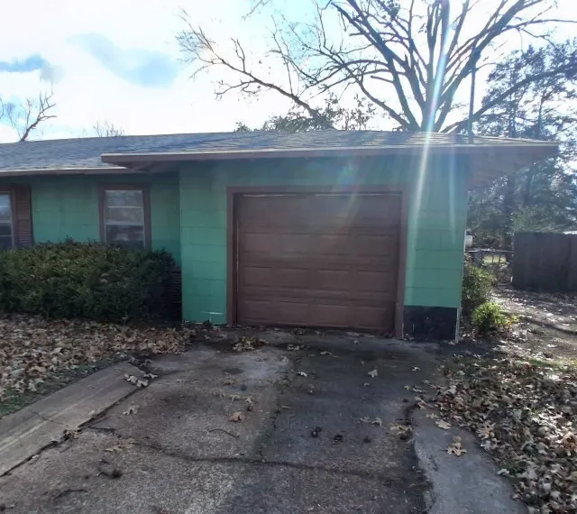 Single Family Residence For Sale in Delta County , 501 W Terrell Avenue, Cooper, Texas 75432, 3 Bedroom, 2 Bathroom, 1 Garage spaces, 1,954 Sqft, built in 1952, mls#21147268, Real Estate Agent in Cooper, Homes For Sale in Delta county, Homes For Sale in Cooper, Realtor in Cooper Texas, Real Estate Brokerage Independent Realty Texas, Luminita Cordes Realtor