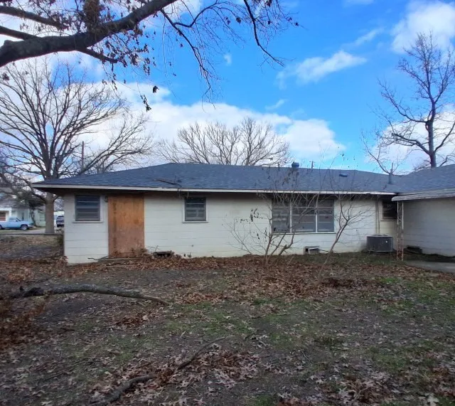 Single Family Residence For Sale in Delta County , 501 W Terrell Avenue, Cooper, Texas 75432, 3 Bedroom, 2 Bathroom, 1 Garage spaces, 1,954 Sqft, built in 1952, mls#21147268, Real Estate Agent in Cooper, Homes For Sale in Delta county, Homes For Sale in Cooper, Realtor in Cooper Texas, Real Estate Brokerage Independent Realty Texas, Luminita Cordes Realtor