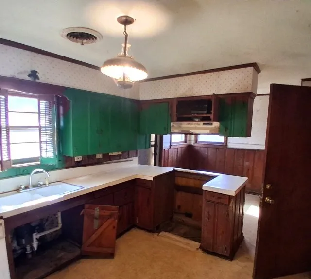 Single Family Residence For Sale in Delta County , 501 W Terrell Avenue, Cooper, Texas 75432, 3 Bedroom, 2 Bathroom, 1 Garage spaces, 1,954 Sqft, built in 1952, mls#21147268, Real Estate Agent in Cooper, Homes For Sale in Delta county, Homes For Sale in Cooper, Realtor in Cooper Texas, Real Estate Brokerage Independent Realty Texas, Luminita Cordes Realtor