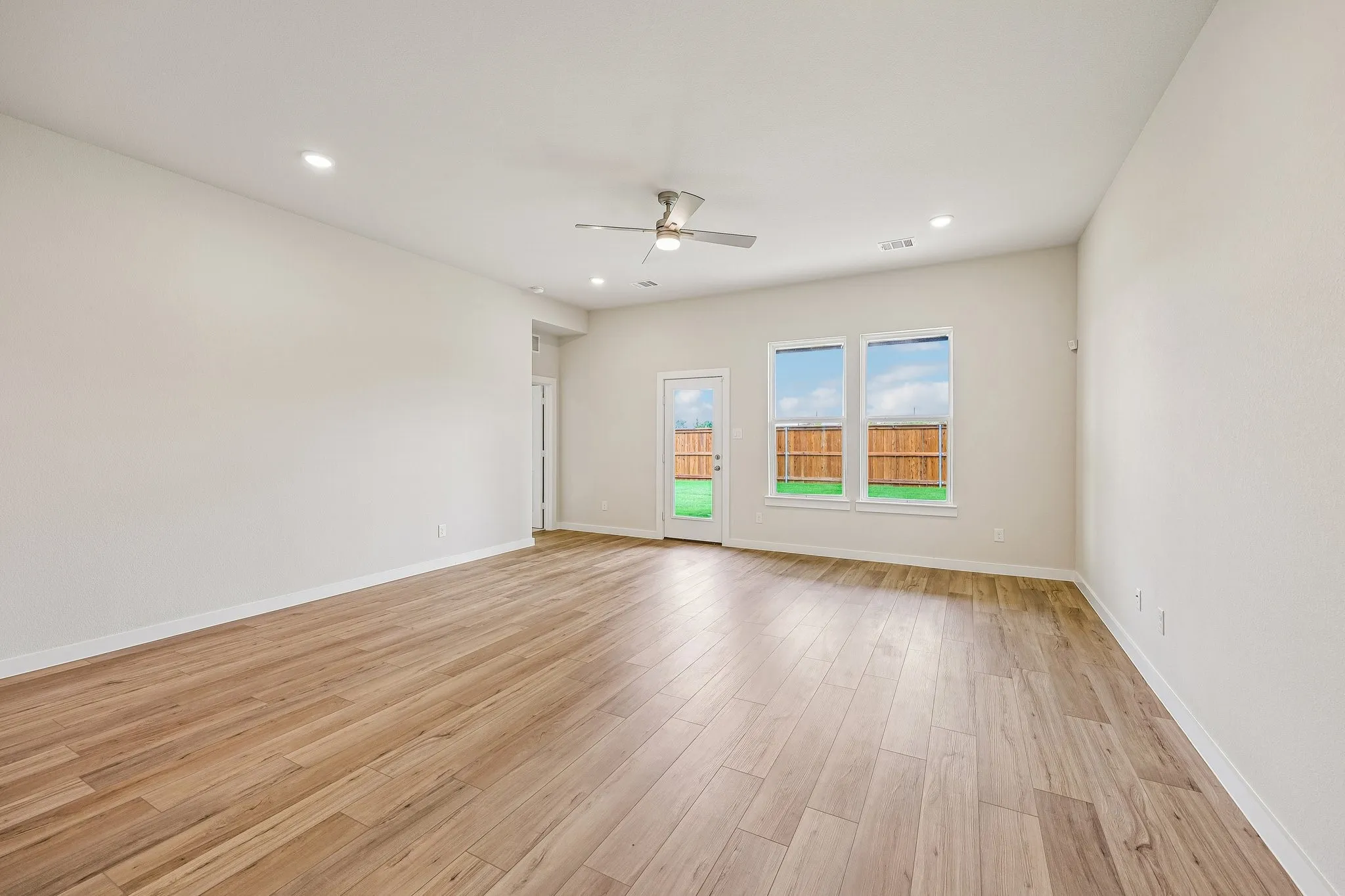 Single Family Residence For Sale in Kaufman County , 623 Landry Lane, Forney, Texas 75126, 4 Bedroom, 3 Bathroom, 3 Garage spaces, 2,725 Sqft, built in 2026, New Construction - Incomplete, mls#21149202, Real Estate Agent in Forney, Homes For Sale in Kaufman county, Homes For Sale in Forney, Realtor in Forney Texas, Real Estate Brokerage Independent Realty Texas, Luminita Cordes Realtor