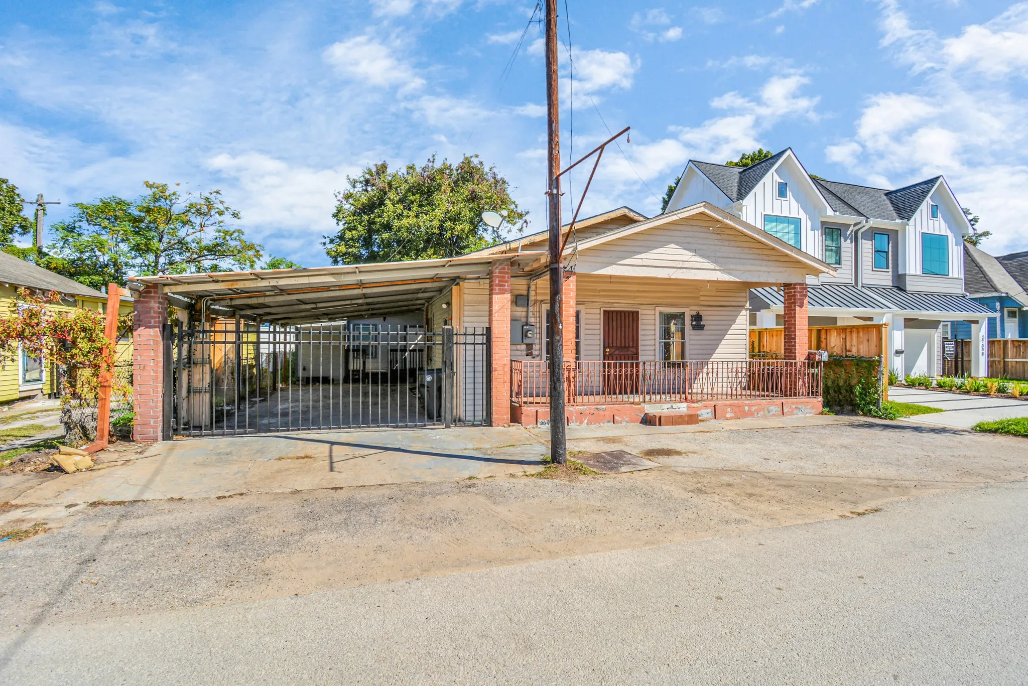 2705 Front house