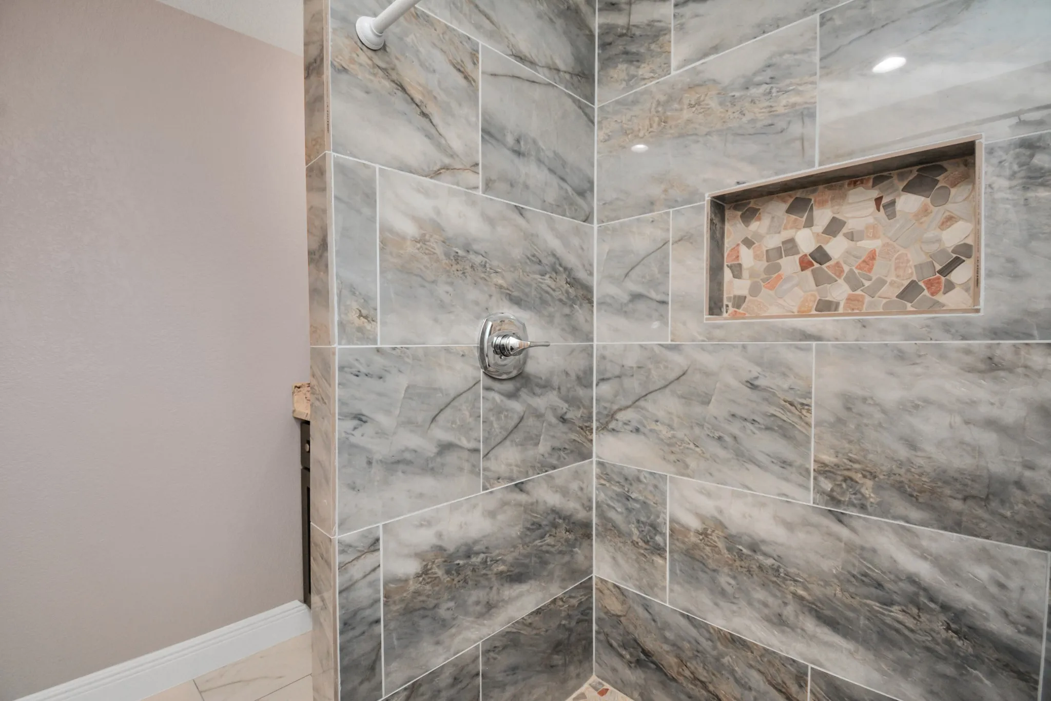 2705 second bath room