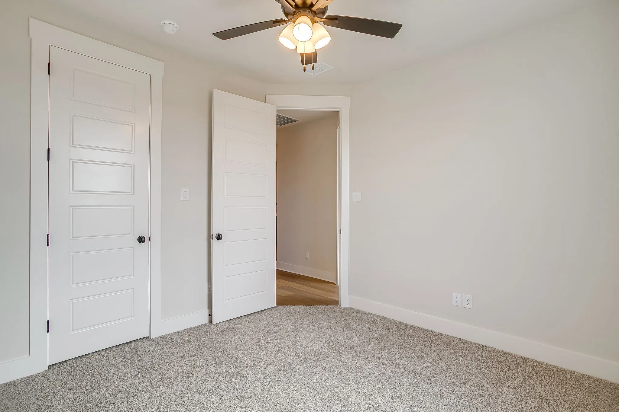 Single Family Residence For Sale in Ellis County , 410 Olson Road, Waxahachie, Texas 75167, 4 Bedroom, 3 Bathroom, 3 Garage spaces, 2,705 Sqft, built in 2026, New Construction - Incomplete, mls#21148978, Real Estate Agent in Waxahachie, Homes For Sale in Ellis county, Homes For Sale in Waxahachie, Realtor in Waxahachie Texas, Real Estate Brokerage Independent Realty Texas, Luminita Cordes Realtor