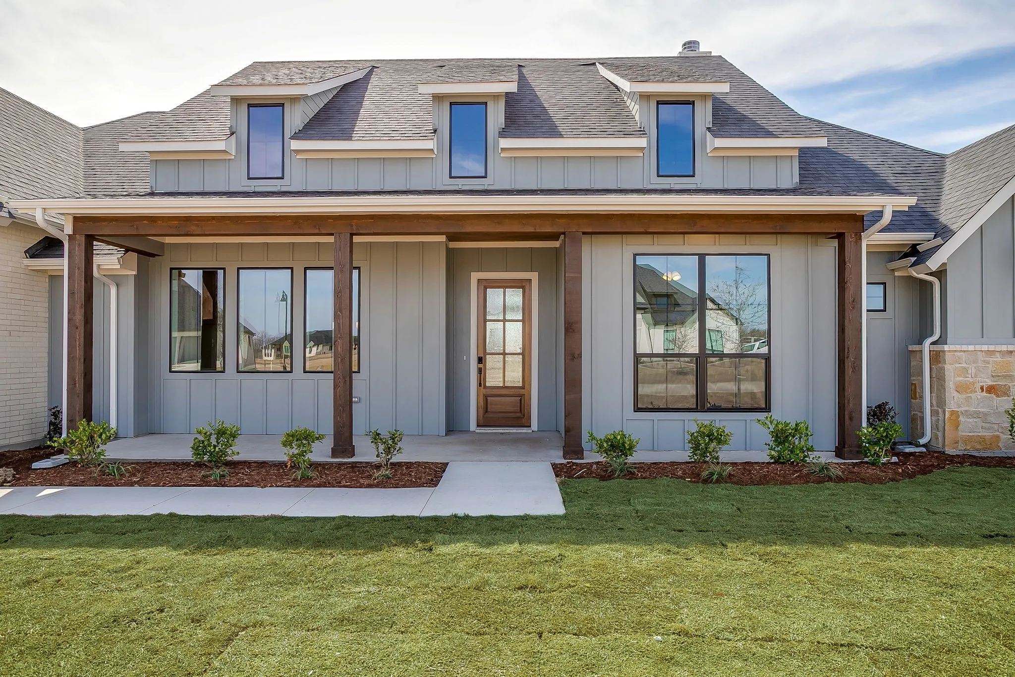 Single Family Residence For Sale in Ellis County , 431 Olson Road, Waxahachie, Texas 75167, 4 Bedroom, 3 Bathroom, 2 Garage spaces, 2,985 Sqft, built in 2026, New Construction - Incomplete, mls#21148992, Real Estate Agent in Waxahachie, Homes For Sale in Ellis county, Homes For Sale in Waxahachie, Realtor in Waxahachie Texas, Real Estate Brokerage Independent Realty Texas, Luminita Cordes Realtor