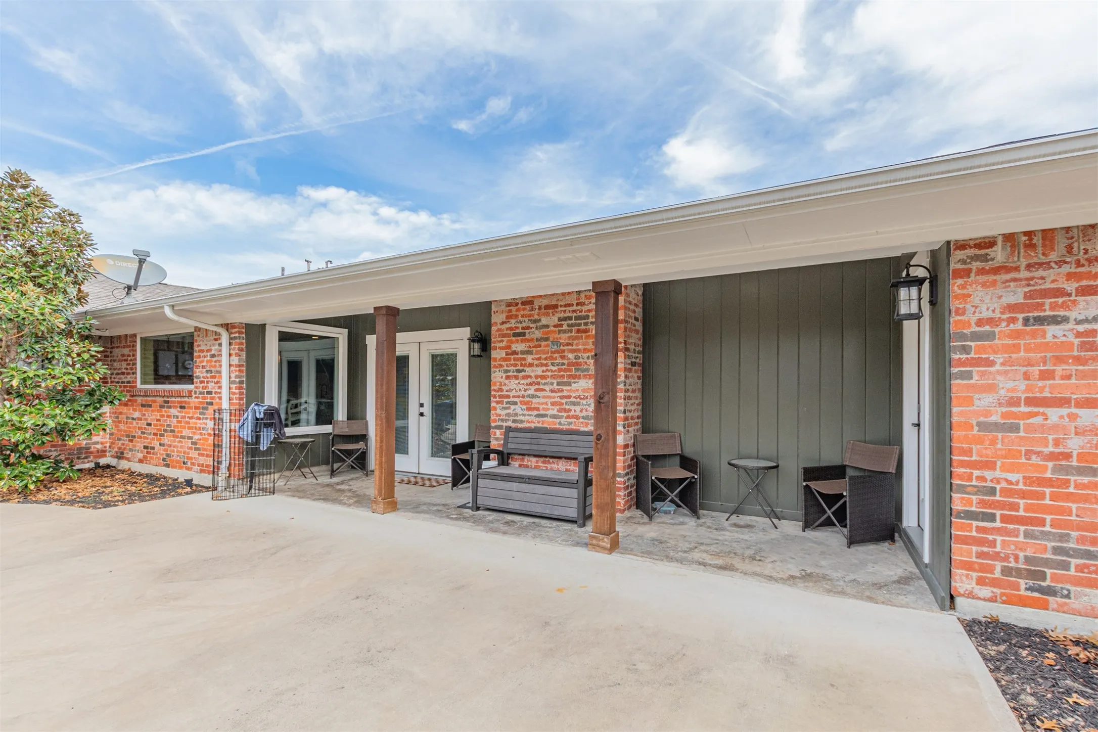 Single Family Residence For Sale in Hunt County , 4 Priscilla, Greenville, Texas 75402, 5 Bedroom, 3 Bathroom, 4 Garage spaces, 2,872 Sqft, built in 1973, mls#21149271, Real Estate Agent in Greenville, Homes For Sale in Hunt county, Homes For Sale in Greenville, Realtor in Greenville Texas, Real Estate Brokerage Independent Realty Texas, Luminita Cordes Realtor