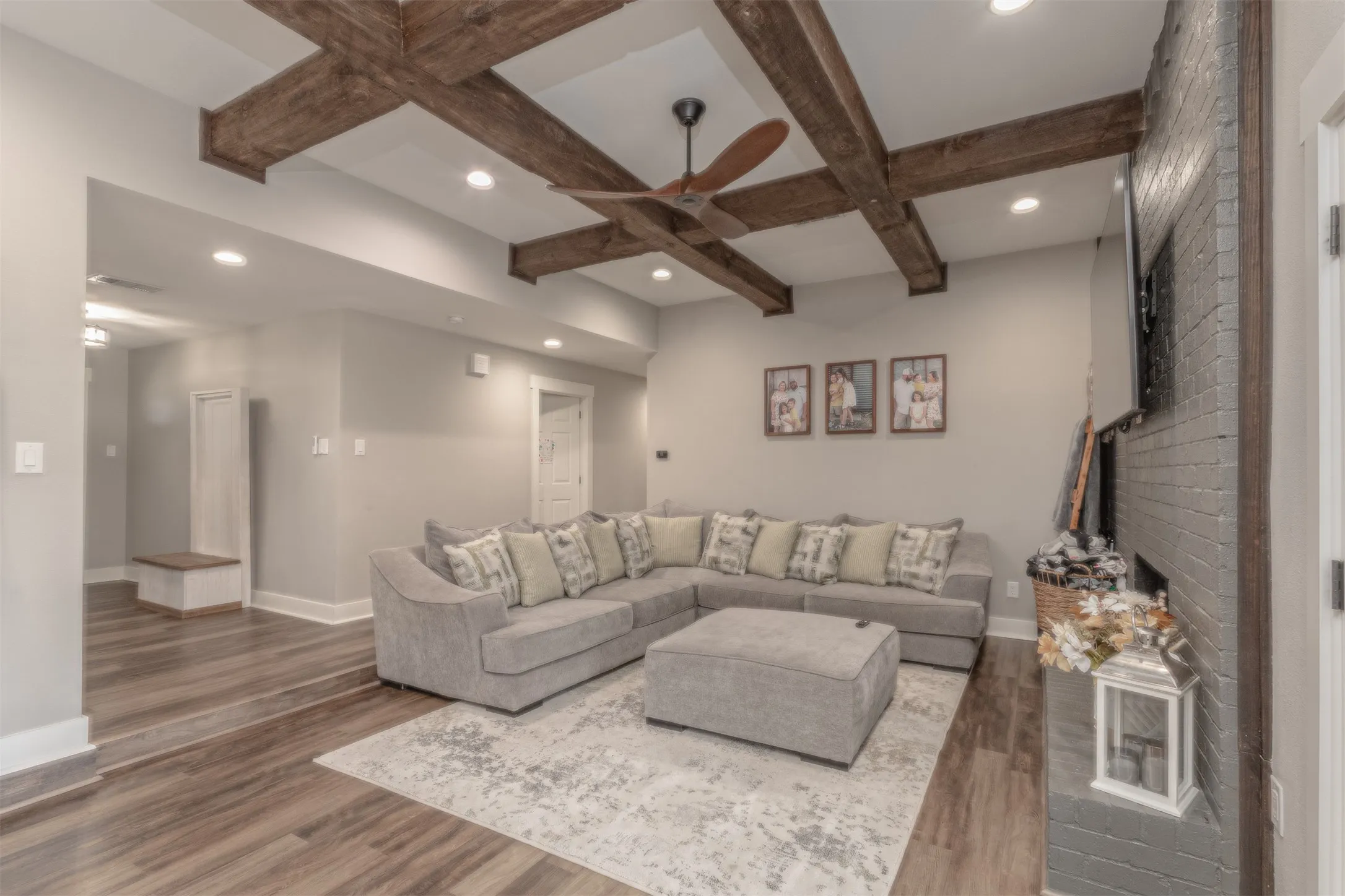 Single Family Residence For Sale in Hunt County , 4 Priscilla, Greenville, Texas 75402, 5 Bedroom, 3 Bathroom, 4 Garage spaces, 2,872 Sqft, built in 1973, mls#21149271, Real Estate Agent in Greenville, Homes For Sale in Hunt county, Homes For Sale in Greenville, Realtor in Greenville Texas, Real Estate Brokerage Independent Realty Texas, Luminita Cordes Realtor
