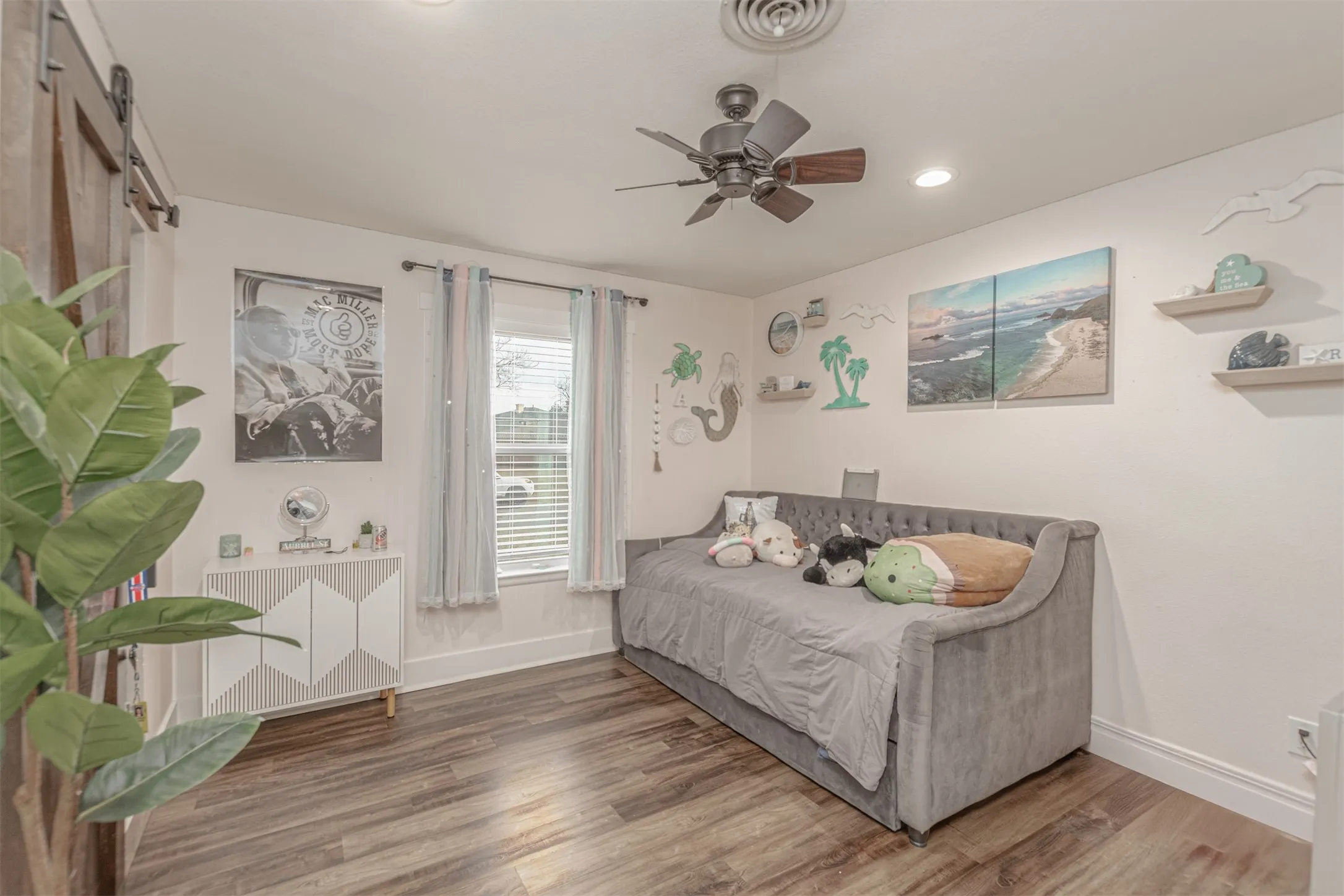 Single Family Residence For Sale in Hunt County , 4 Priscilla, Greenville, Texas 75402, 5 Bedroom, 3 Bathroom, 4 Garage spaces, 2,872 Sqft, built in 1973, mls#21149271, Real Estate Agent in Greenville, Homes For Sale in Hunt county, Homes For Sale in Greenville, Realtor in Greenville Texas, Real Estate Brokerage Independent Realty Texas, Luminita Cordes Realtor