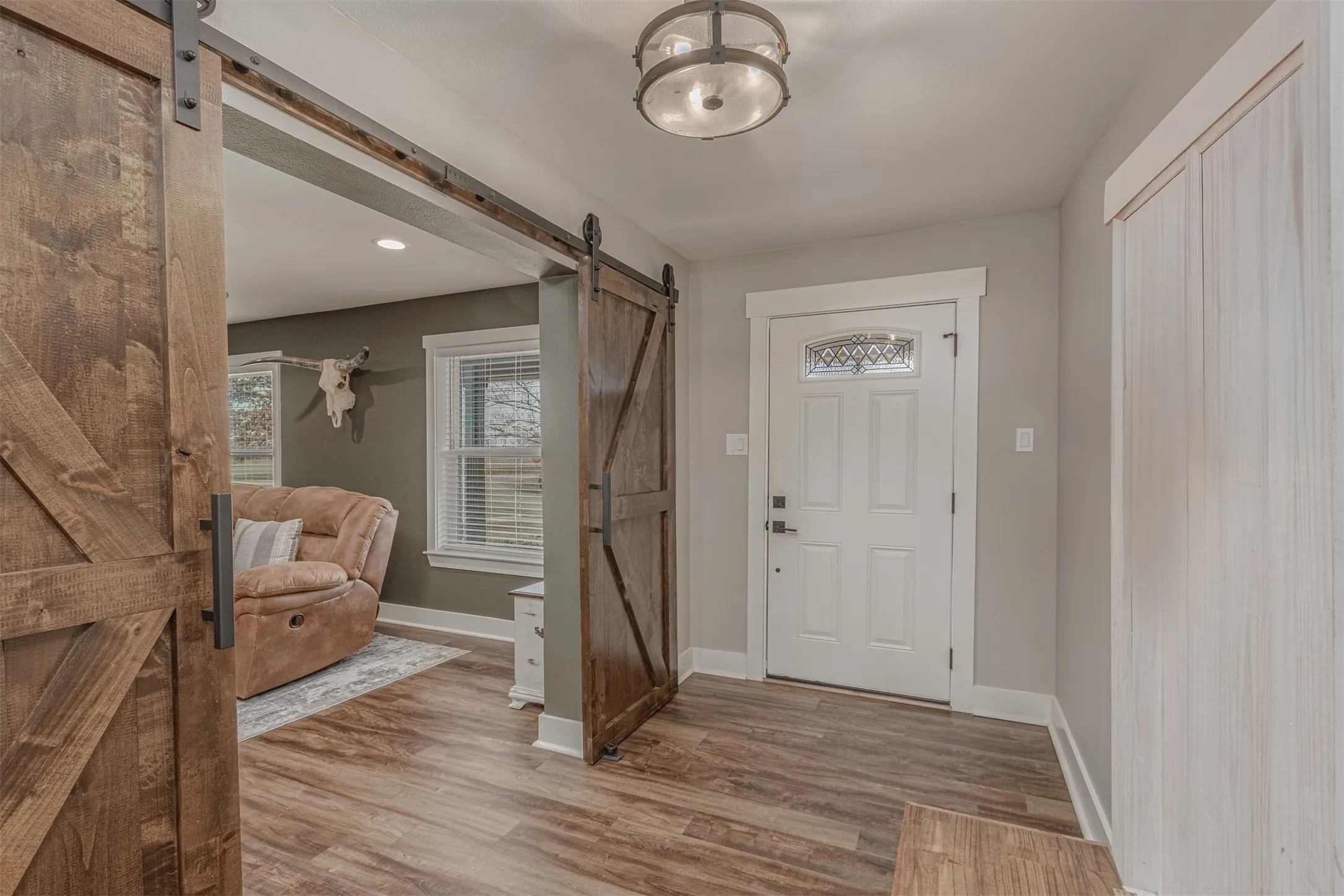 Single Family Residence For Sale in Hunt County , 4 Priscilla, Greenville, Texas 75402, 5 Bedroom, 3 Bathroom, 4 Garage spaces, 2,872 Sqft, built in 1973, mls#21149271, Real Estate Agent in Greenville, Homes For Sale in Hunt county, Homes For Sale in Greenville, Realtor in Greenville Texas, Real Estate Brokerage Independent Realty Texas, Luminita Cordes Realtor