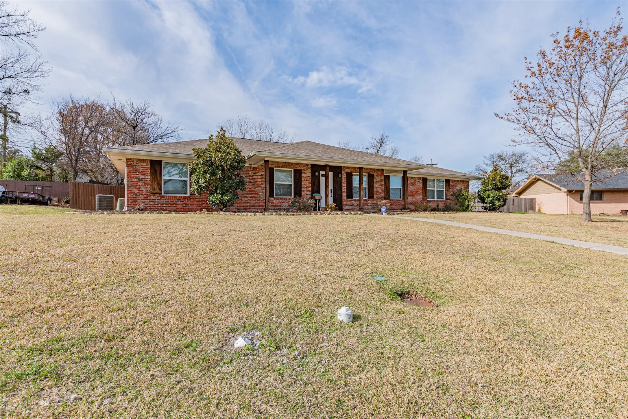 Single Family Residence For Sale in Hunt County , 4 Priscilla, Greenville, Texas 75402, 5 Bedroom, 3 Bathroom, 4 Garage spaces, 2,872 Sqft, built in 1973, mls#21149271, Real Estate Agent in Greenville, Homes For Sale in Hunt county, Homes For Sale in Greenville, Realtor in Greenville Texas, Real Estate Brokerage Independent Realty Texas, Luminita Cordes Realtor