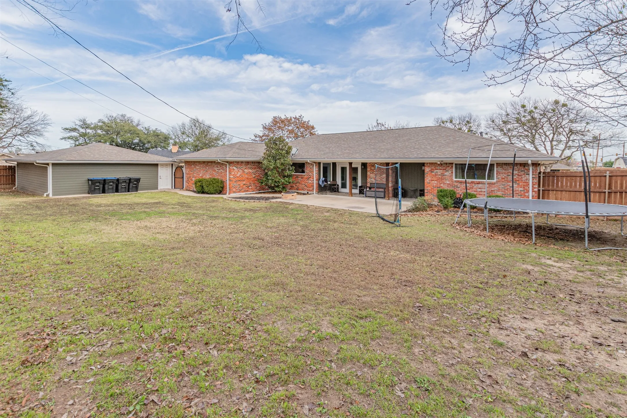 Single Family Residence For Sale in Hunt County , 4 Priscilla, Greenville, Texas 75402, 5 Bedroom, 3 Bathroom, 4 Garage spaces, 2,872 Sqft, built in 1973, mls#21149271, Real Estate Agent in Greenville, Homes For Sale in Hunt county, Homes For Sale in Greenville, Realtor in Greenville Texas, Real Estate Brokerage Independent Realty Texas, Luminita Cordes Realtor