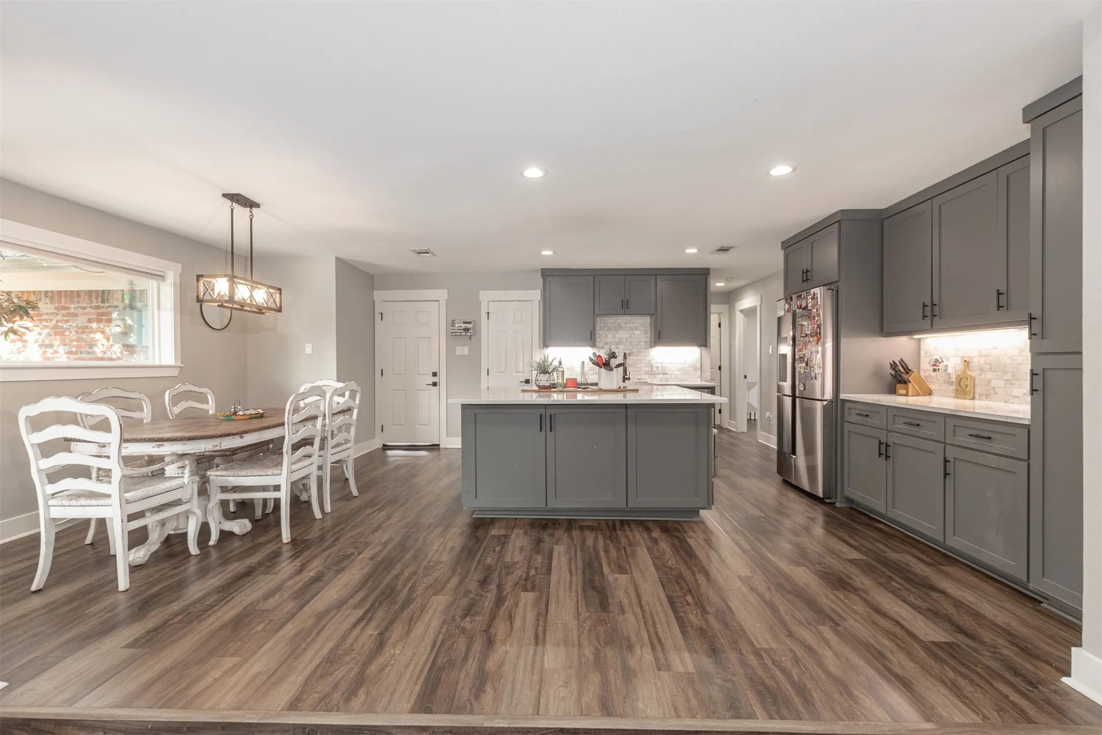 Single Family Residence For Sale in Hunt County , 4 Priscilla, Greenville, Texas 75402, 5 Bedroom, 3 Bathroom, 4 Garage spaces, 2,872 Sqft, built in 1973, mls#21149271, Real Estate Agent in Greenville, Homes For Sale in Hunt county, Homes For Sale in Greenville, Realtor in Greenville Texas, Real Estate Brokerage Independent Realty Texas, Luminita Cordes Realtor