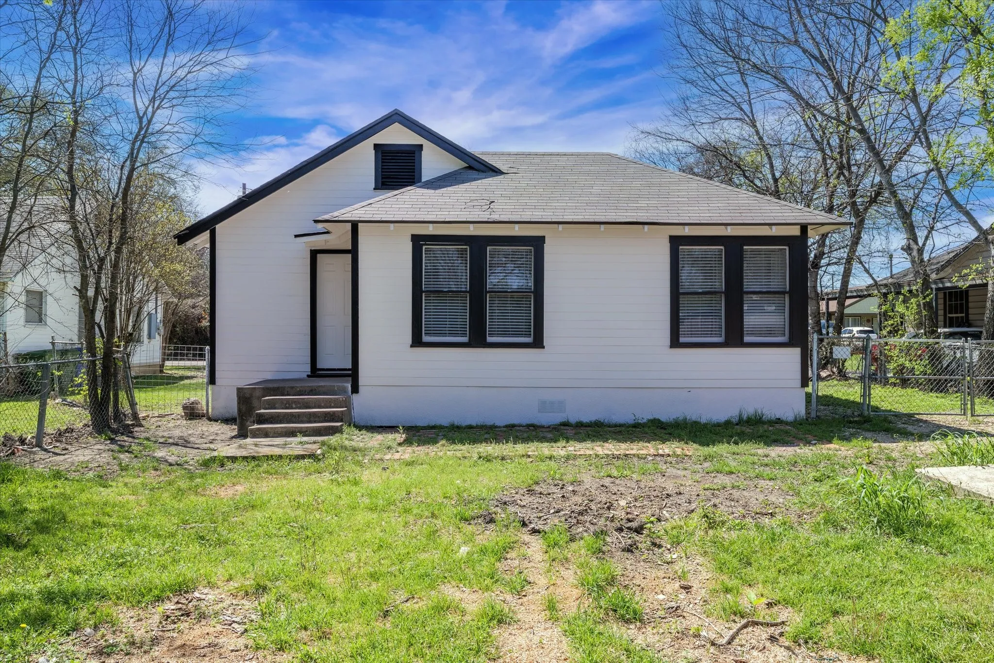 Single Family Residence For Sale in Mc Lennan County , 1908 S 19th Street, Waco, Texas 76706, 3 Bedroom, 2 Bathroom, Garage spaces, 1,309 Sqft, built in 1940, mls#21149143, Real Estate Agent in Waco, Homes For Sale in Mc Lennan county, Homes For Sale in Waco, Realtor in Waco Texas, Real Estate Brokerage Independent Realty Texas, Luminita Cordes Realtor