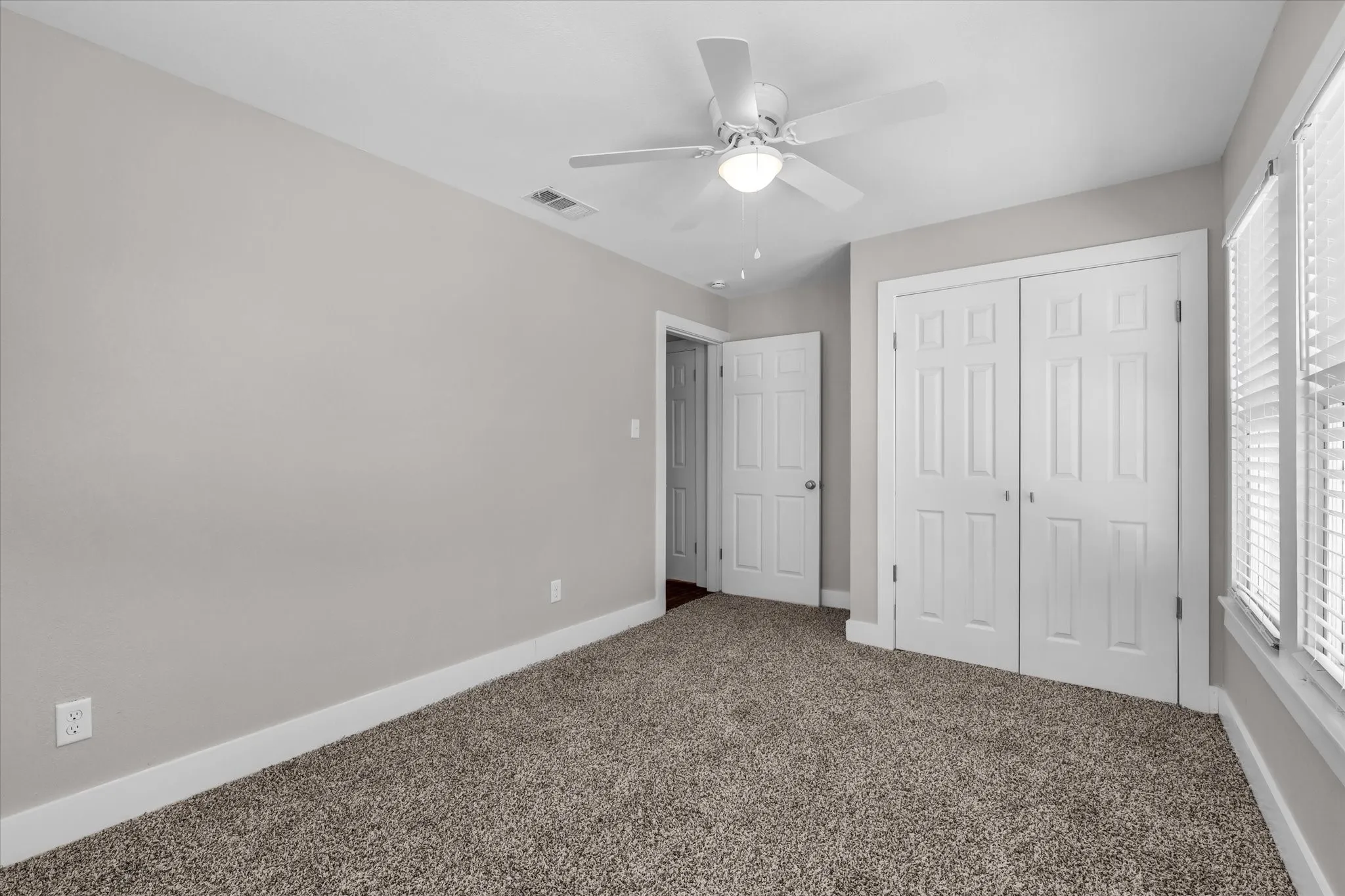 Single Family Residence For Sale in Mc Lennan County , 1908 S 19th Street, Waco, Texas 76706, 3 Bedroom, 2 Bathroom, Garage spaces, 1,309 Sqft, built in 1940, mls#21149143, Real Estate Agent in Waco, Homes For Sale in Mc Lennan county, Homes For Sale in Waco, Realtor in Waco Texas, Real Estate Brokerage Independent Realty Texas, Luminita Cordes Realtor