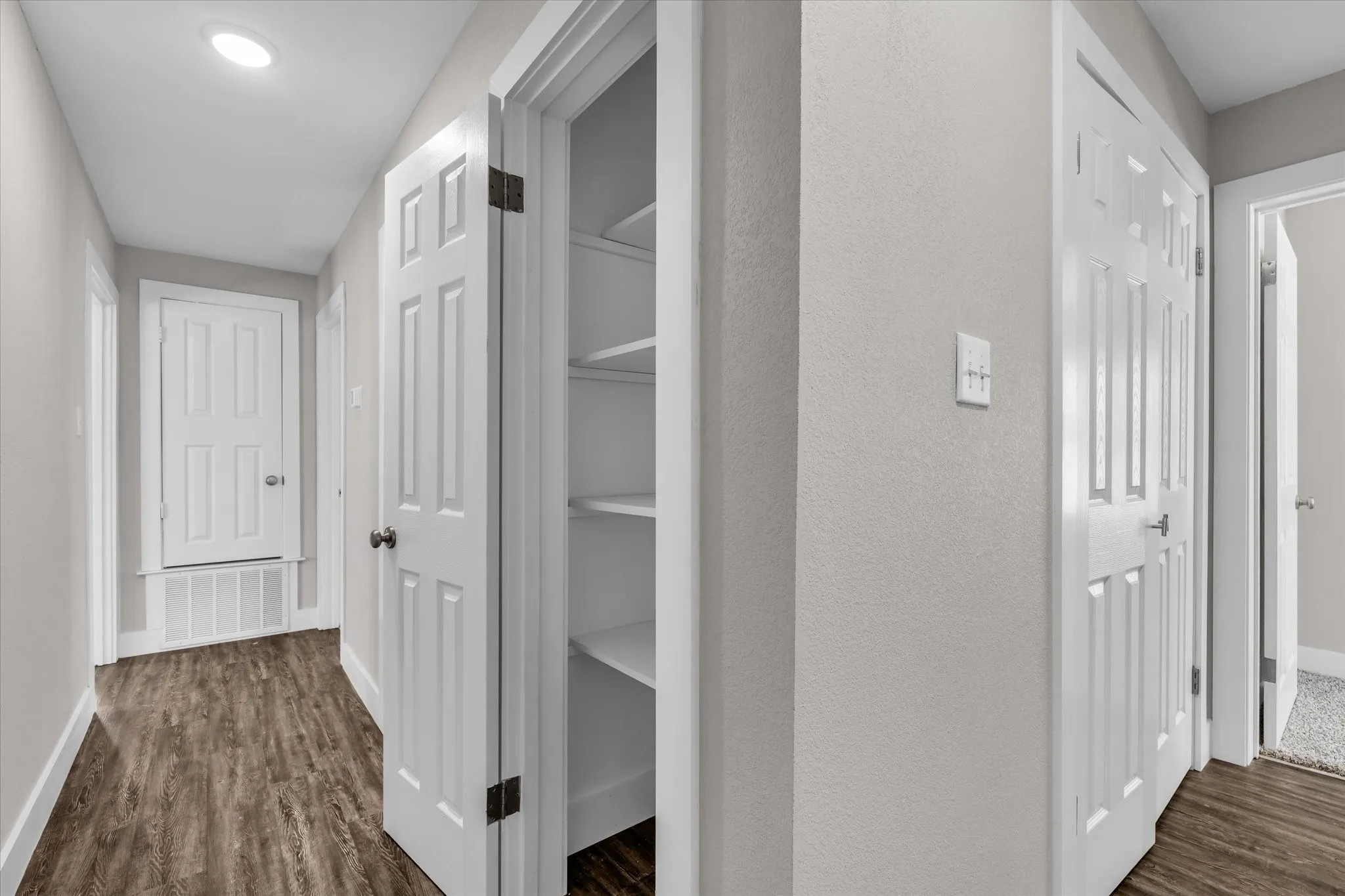 Single Family Residence For Sale in Mc Lennan County , 1908 S 19th Street, Waco, Texas 76706, 3 Bedroom, 2 Bathroom, Garage spaces, 1,309 Sqft, built in 1940, mls#21149143, Real Estate Agent in Waco, Homes For Sale in Mc Lennan county, Homes For Sale in Waco, Realtor in Waco Texas, Real Estate Brokerage Independent Realty Texas, Luminita Cordes Realtor