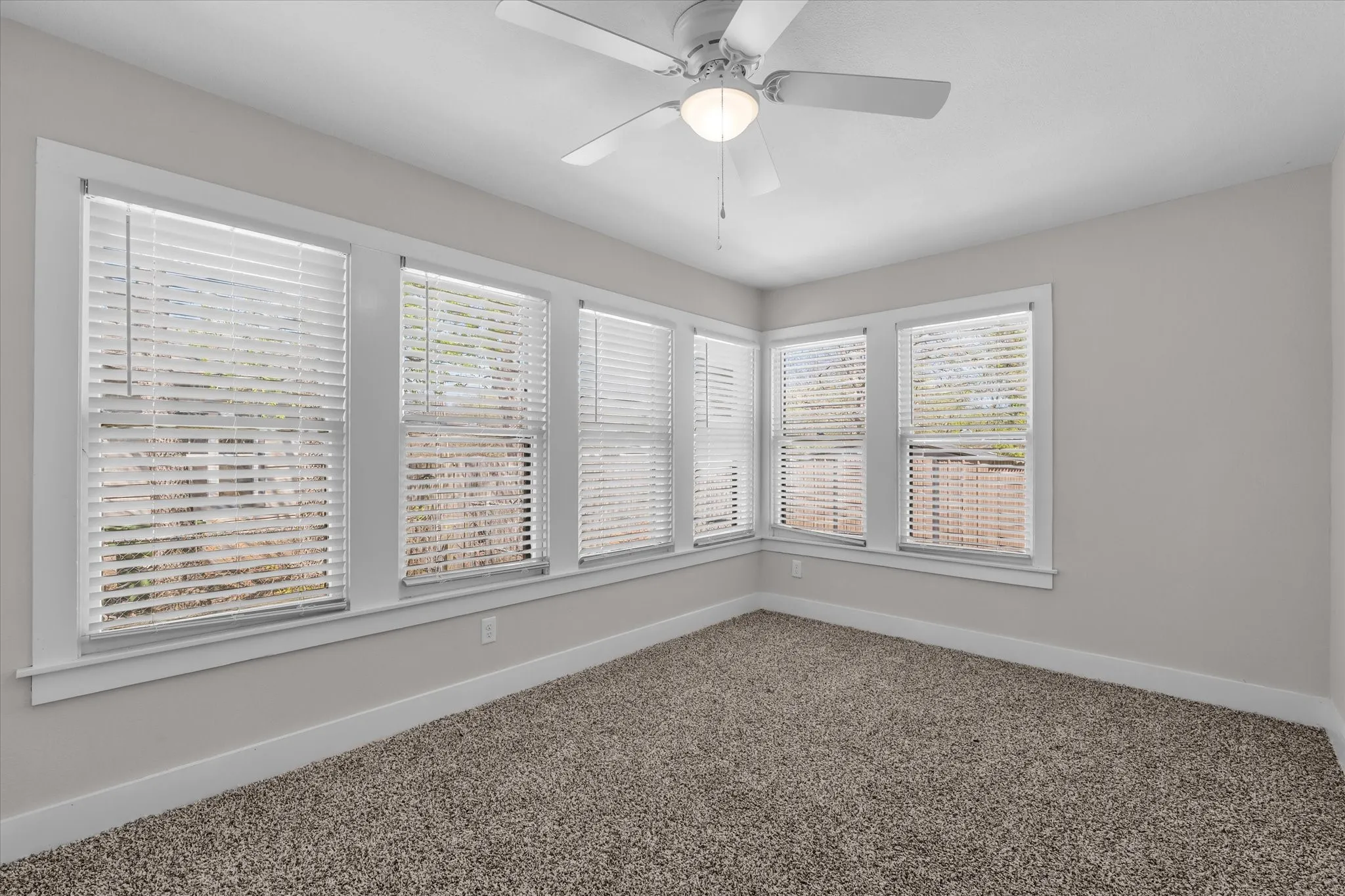 Single Family Residence For Sale in Mc Lennan County , 1908 S 19th Street, Waco, Texas 76706, 3 Bedroom, 2 Bathroom, Garage spaces, 1,309 Sqft, built in 1940, mls#21149143, Real Estate Agent in Waco, Homes For Sale in Mc Lennan county, Homes For Sale in Waco, Realtor in Waco Texas, Real Estate Brokerage Independent Realty Texas, Luminita Cordes Realtor
