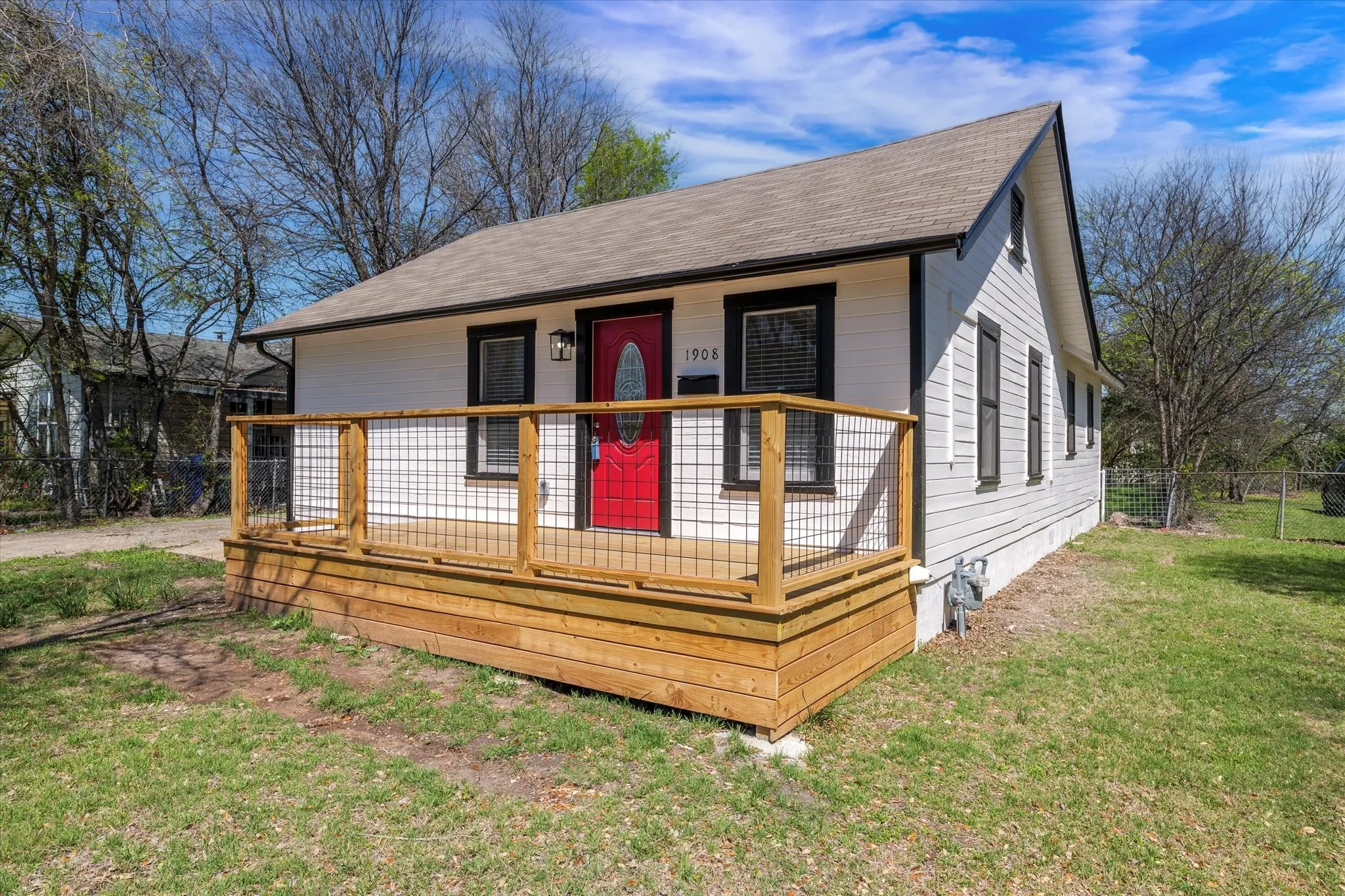 Single Family Residence For Sale in Mc Lennan County , 1908 S 19th Street, Waco, Texas 76706, 3 Bedroom, 2 Bathroom, Garage spaces, 1,309 Sqft, built in 1940, mls#21149143, Real Estate Agent in Waco, Homes For Sale in Mc Lennan county, Homes For Sale in Waco, Realtor in Waco Texas, Real Estate Brokerage Independent Realty Texas, Luminita Cordes Realtor