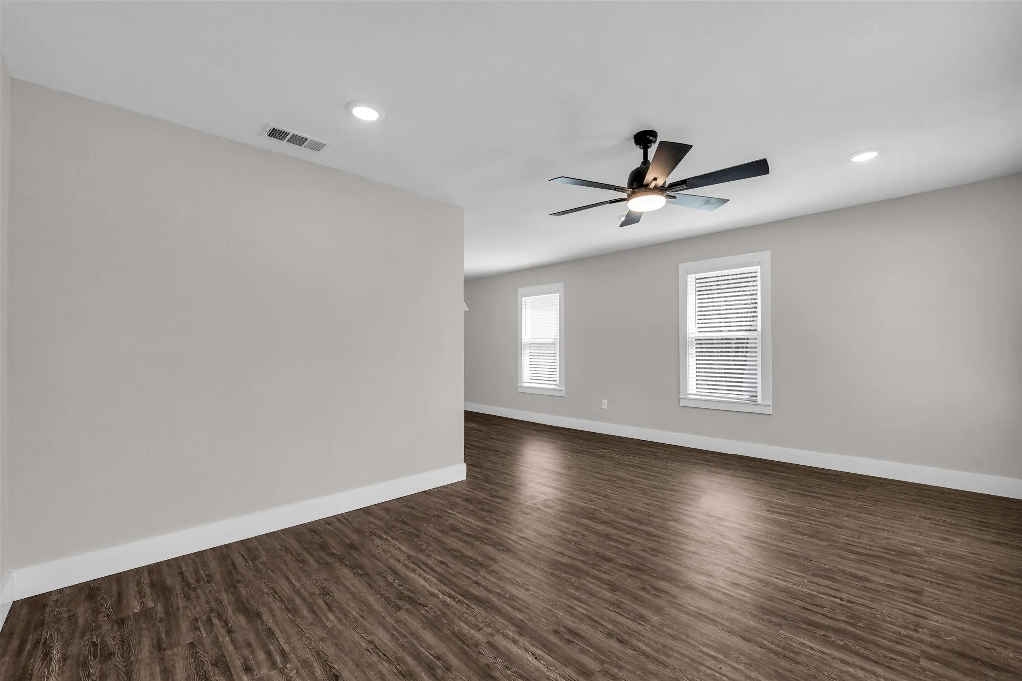 Single Family Residence For Sale in Mc Lennan County , 1908 S 19th Street, Waco, Texas 76706, 3 Bedroom, 2 Bathroom, Garage spaces, 1,309 Sqft, built in 1940, mls#21149143, Real Estate Agent in Waco, Homes For Sale in Mc Lennan county, Homes For Sale in Waco, Realtor in Waco Texas, Real Estate Brokerage Independent Realty Texas, Luminita Cordes Realtor