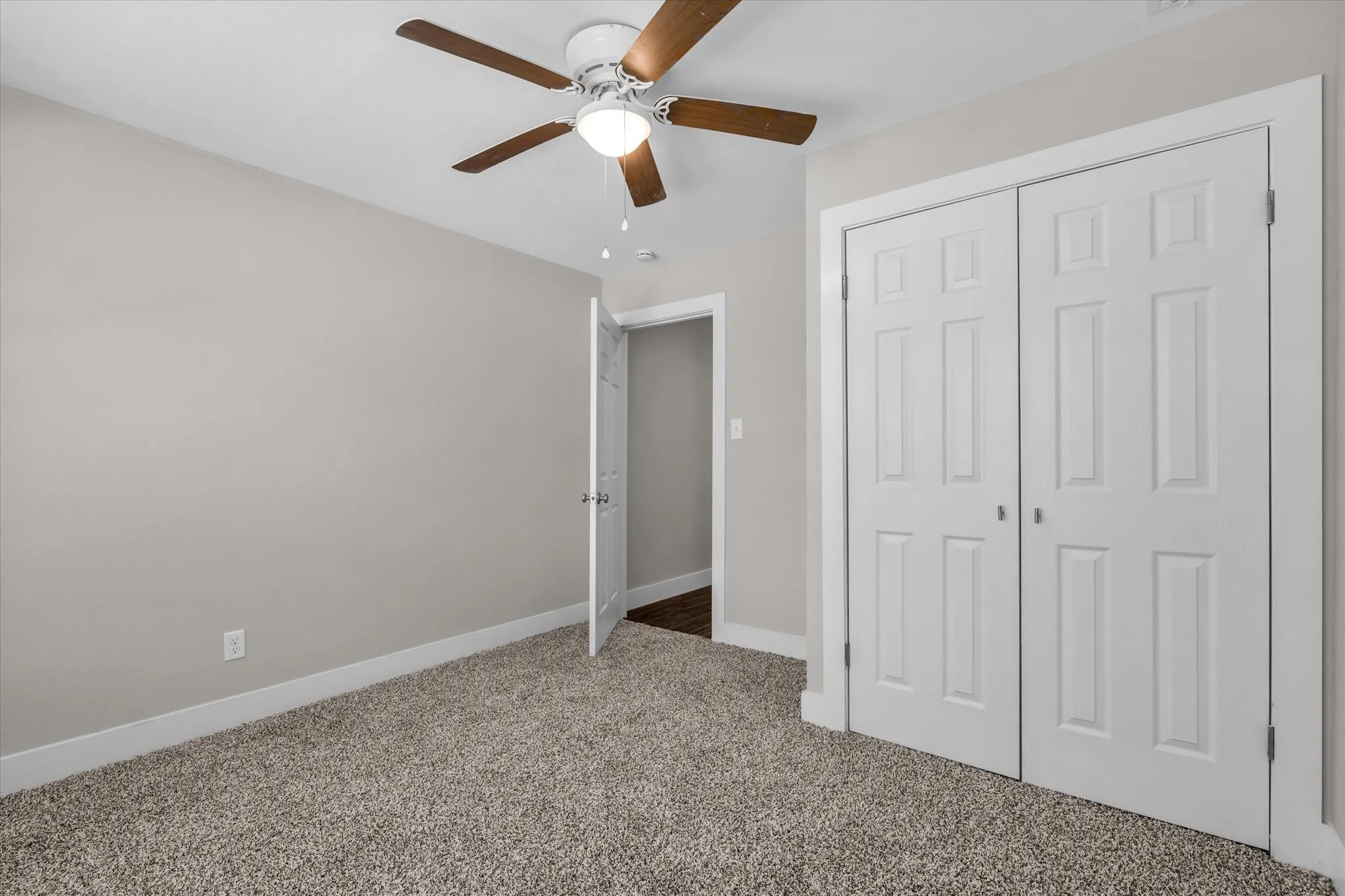Single Family Residence For Sale in Mc Lennan County , 1908 S 19th Street, Waco, Texas 76706, 3 Bedroom, 2 Bathroom, Garage spaces, 1,309 Sqft, built in 1940, mls#21149143, Real Estate Agent in Waco, Homes For Sale in Mc Lennan county, Homes For Sale in Waco, Realtor in Waco Texas, Real Estate Brokerage Independent Realty Texas, Luminita Cordes Realtor