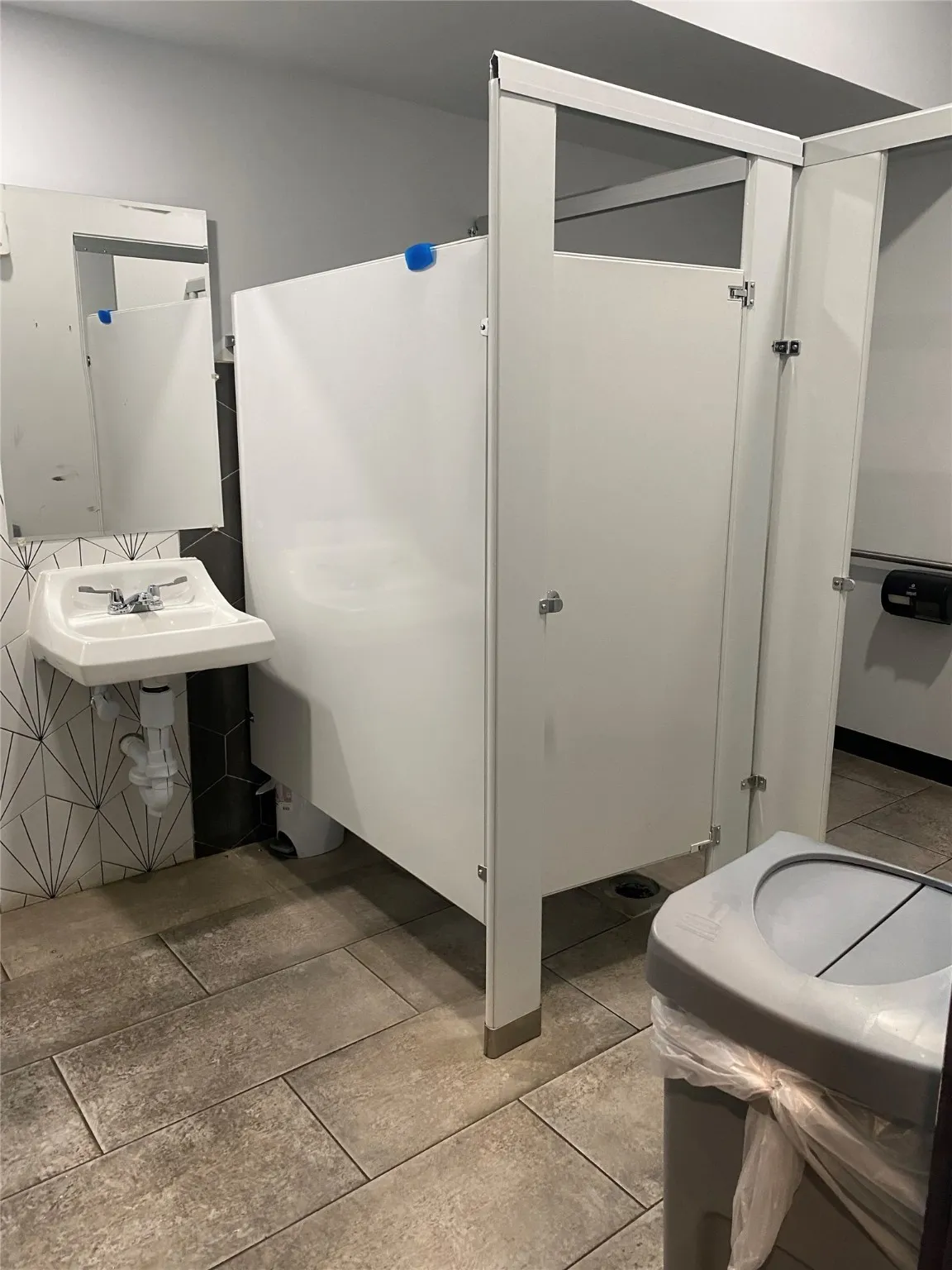 Business For Rent in Hood County , 715 Autumn Ridge Drive 106, Granbury, Texas 76048, 0, 0, Garage spaces, 0 Sqft, built in 2005, Preowned, mls#21149423, Real Estate Agent in Granbury, Homes For Rent in Hood county, Homes For Rent in Granbury, Realtor in Granbury Texas, Real Estate Brokerage Independent Realty Texas, Luminita Cordes Realtor