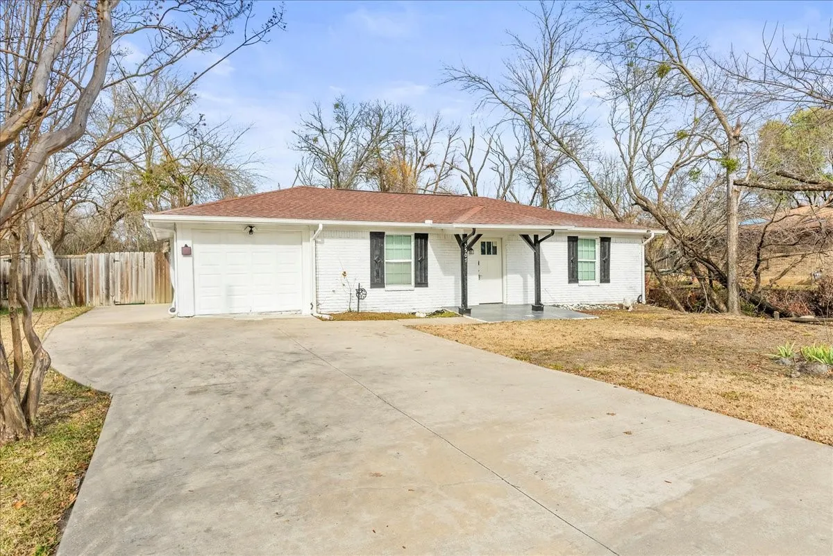 Single Family Residence For Sale in Dallas County , 5507 Alexander Street, Sachse, Texas 75048, 3 Bedrooms, 1 Bathroom, Garage spaces, 1,274 Sqft, built in 1980, Price $279,999, mls#21144177, Real Estate Agent in Sachse, Homes For Sale in Dallas county, Homes For Sale in Sachse, Realtor in Sachse Texas, Real Estate Brokerage Independent Realty Texas, Luminita Cordes Realtor