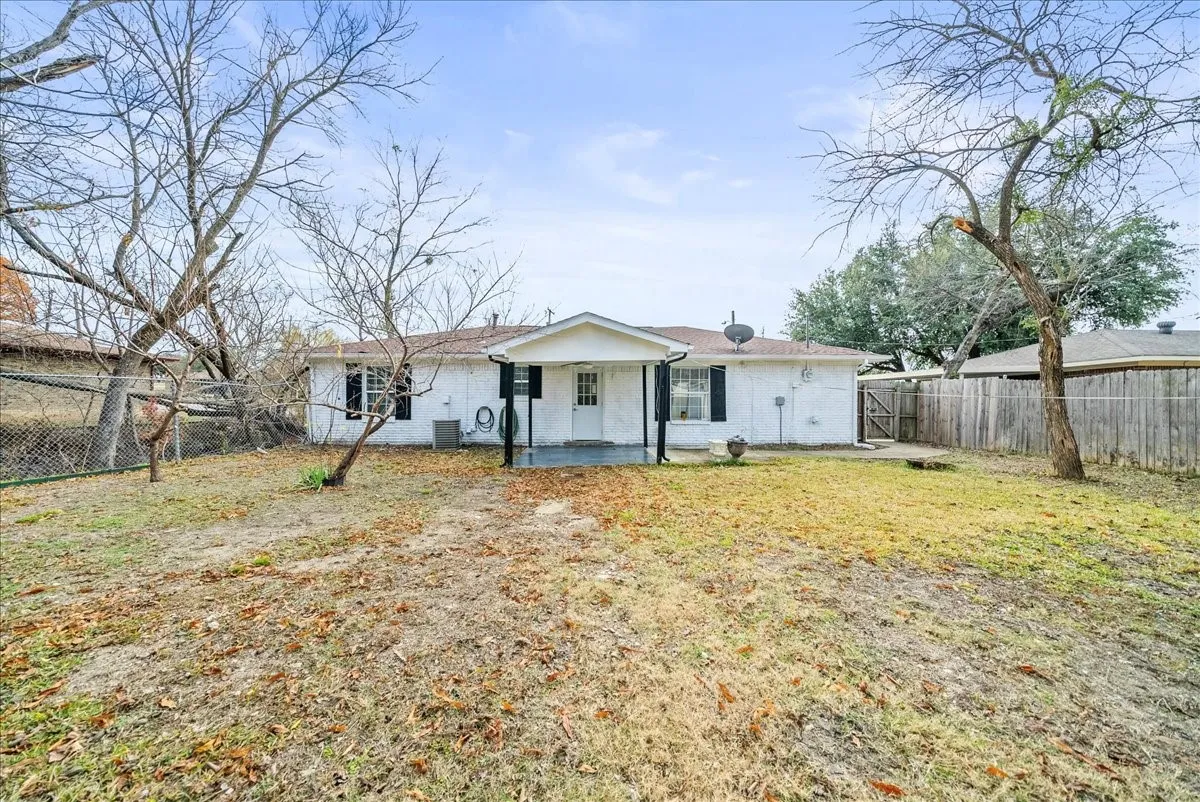 Single Family Residence For Sale in Dallas County , 5507 Alexander Street, Sachse, Texas 75048, 3 Bedrooms, 1 Bathroom, Garage spaces, 1,274 Sqft, built in 1980, Price $279,999, mls#21144177, Real Estate Agent in Sachse, Homes For Sale in Dallas county, Homes For Sale in Sachse, Realtor in Sachse Texas, Real Estate Brokerage Independent Realty Texas, Luminita Cordes Realtor