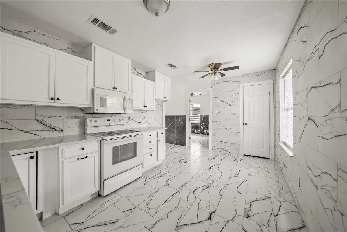 Single Family Residence For Sale in Dallas County , 5507 Alexander Street, Sachse, Texas 75048, 3 Bedrooms, 1 Bathroom, Garage spaces, 1,274 Sqft, built in 1980, Price $279,999, mls#21144177, Real Estate Agent in Sachse, Homes For Sale in Dallas county, Homes For Sale in Sachse, Realtor in Sachse Texas, Real Estate Brokerage Independent Realty Texas, Luminita Cordes Realtor