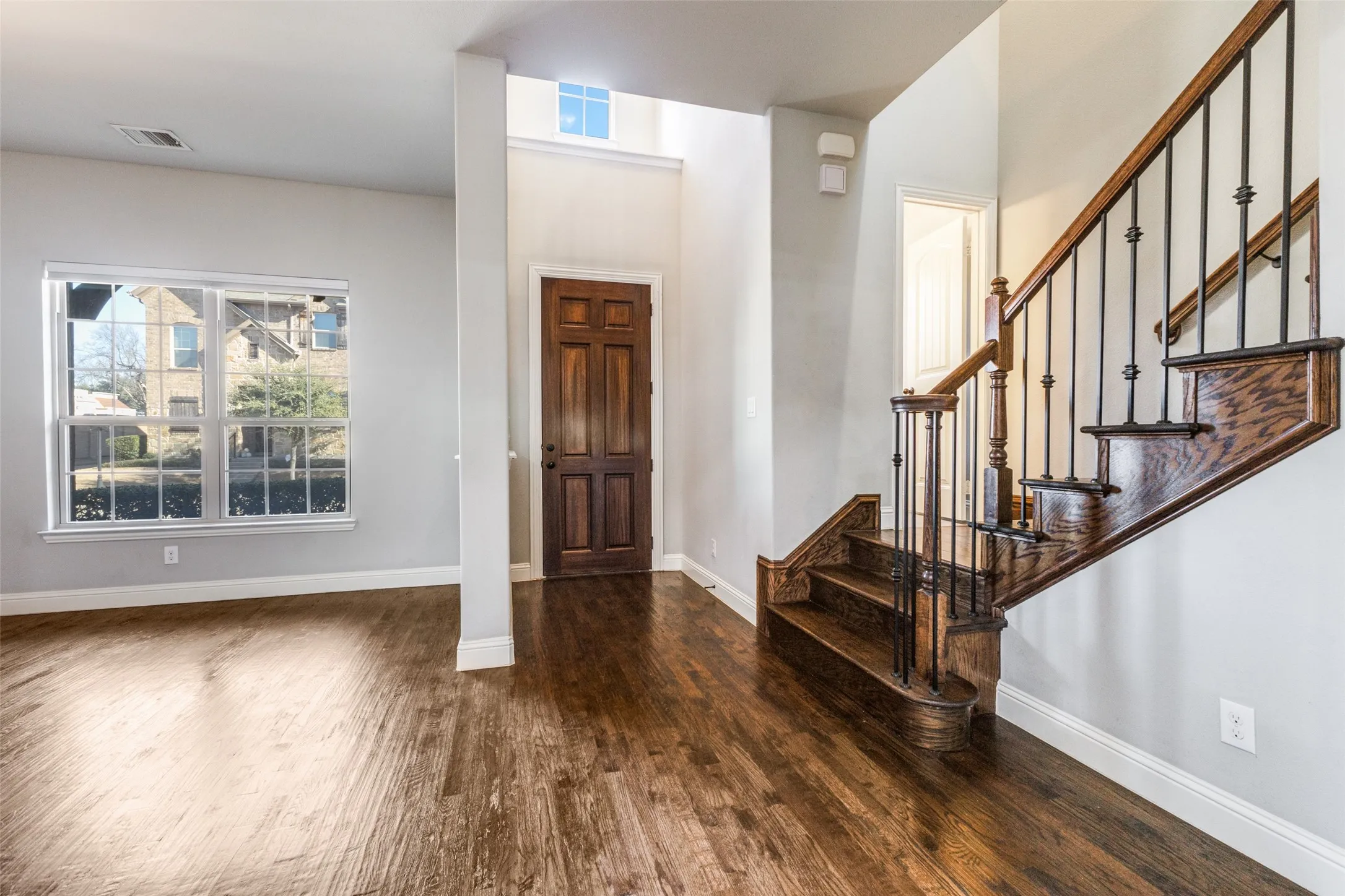 Townhouse For Sale in Dallas County , 828 Rohan Drive, Richardson, Texas 75081, 3 Bedroom, 3 Bathroom, 2 Garage spaces, 1,887 Sqft, built in 2016, mls#21149359, Real Estate Agent in Richardson, Homes For Sale in Dallas county, Homes For Sale in Richardson, Realtor in Richardson Texas, Real Estate Brokerage Independent Realty Texas, Luminita Cordes Realtor