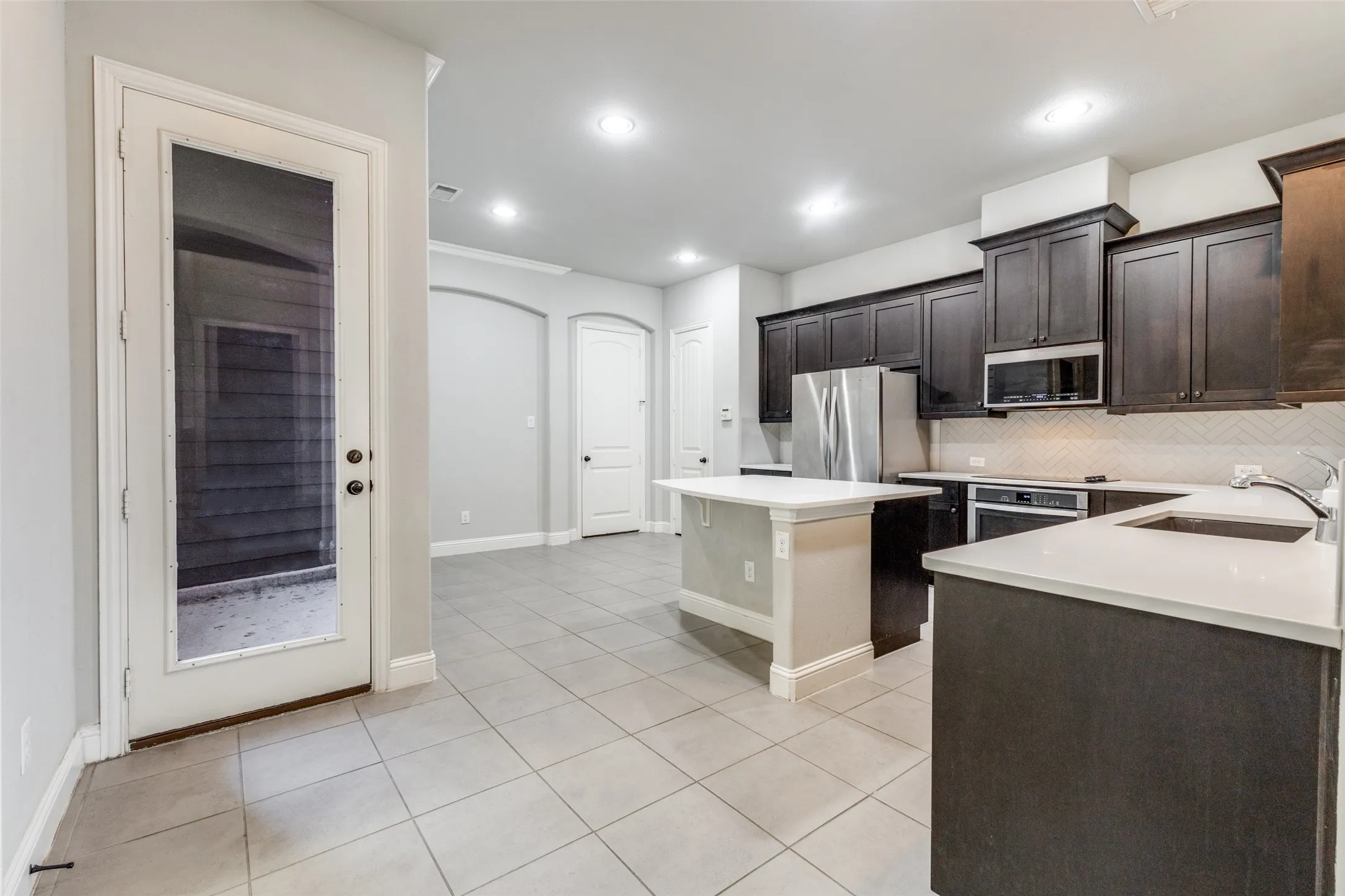 Townhouse For Sale in Dallas County , 828 Rohan Drive, Richardson, Texas 75081, 3 Bedroom, 3 Bathroom, 2 Garage spaces, 1,887 Sqft, built in 2016, mls#21149359, Real Estate Agent in Richardson, Homes For Sale in Dallas county, Homes For Sale in Richardson, Realtor in Richardson Texas, Real Estate Brokerage Independent Realty Texas, Luminita Cordes Realtor