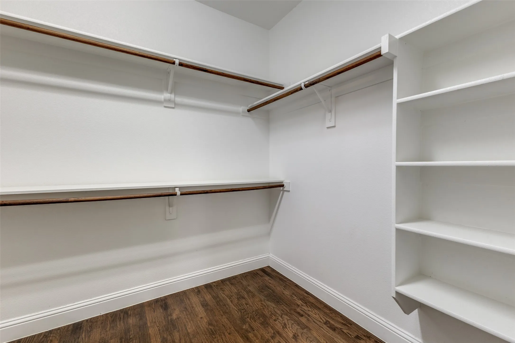 Townhouse For Sale in Dallas County , 828 Rohan Drive, Richardson, Texas 75081, 3 Bedroom, 3 Bathroom, 2 Garage spaces, 1,887 Sqft, built in 2016, mls#21149359, Real Estate Agent in Richardson, Homes For Sale in Dallas county, Homes For Sale in Richardson, Realtor in Richardson Texas, Real Estate Brokerage Independent Realty Texas, Luminita Cordes Realtor