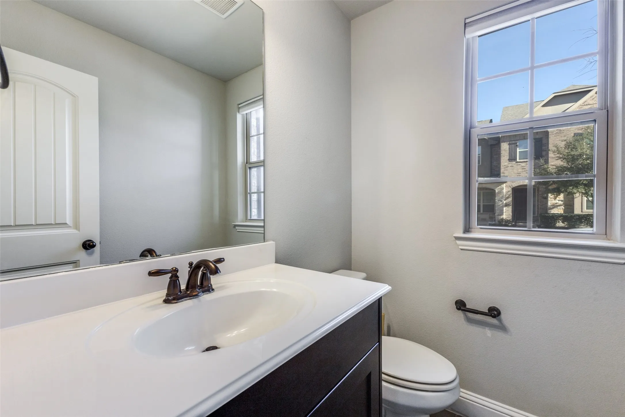 Townhouse For Sale in Dallas County , 828 Rohan Drive, Richardson, Texas 75081, 3 Bedroom, 3 Bathroom, 2 Garage spaces, 1,887 Sqft, built in 2016, mls#21149359, Real Estate Agent in Richardson, Homes For Sale in Dallas county, Homes For Sale in Richardson, Realtor in Richardson Texas, Real Estate Brokerage Independent Realty Texas, Luminita Cordes Realtor