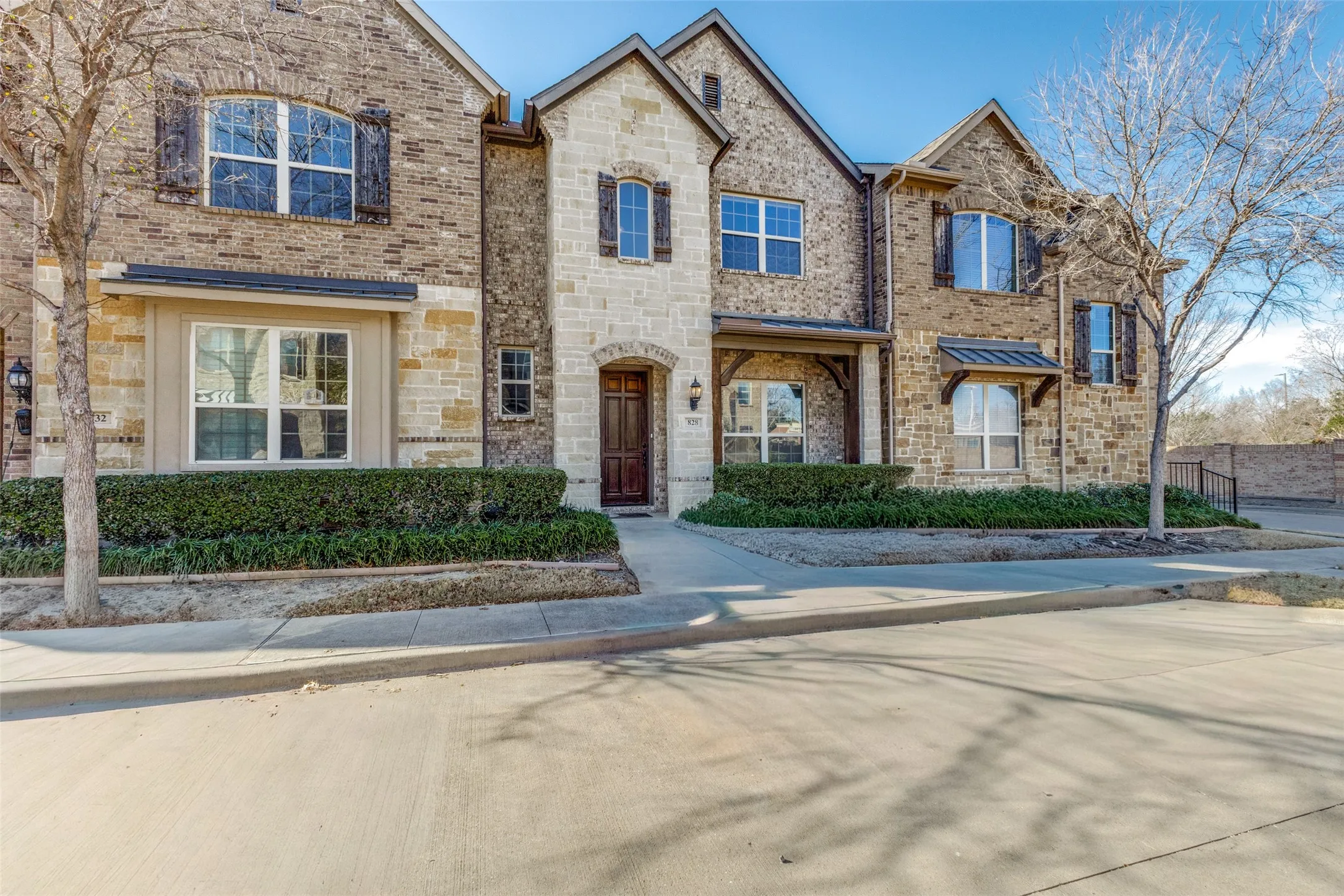 Townhouse For Sale in Dallas County , 828 Rohan Drive, Richardson, Texas 75081, 3 Bedroom, 3 Bathroom, 2 Garage spaces, 1,887 Sqft, built in 2016, mls#21149359, Real Estate Agent in Richardson, Homes For Sale in Dallas county, Homes For Sale in Richardson, Realtor in Richardson Texas, Real Estate Brokerage Independent Realty Texas, Luminita Cordes Realtor