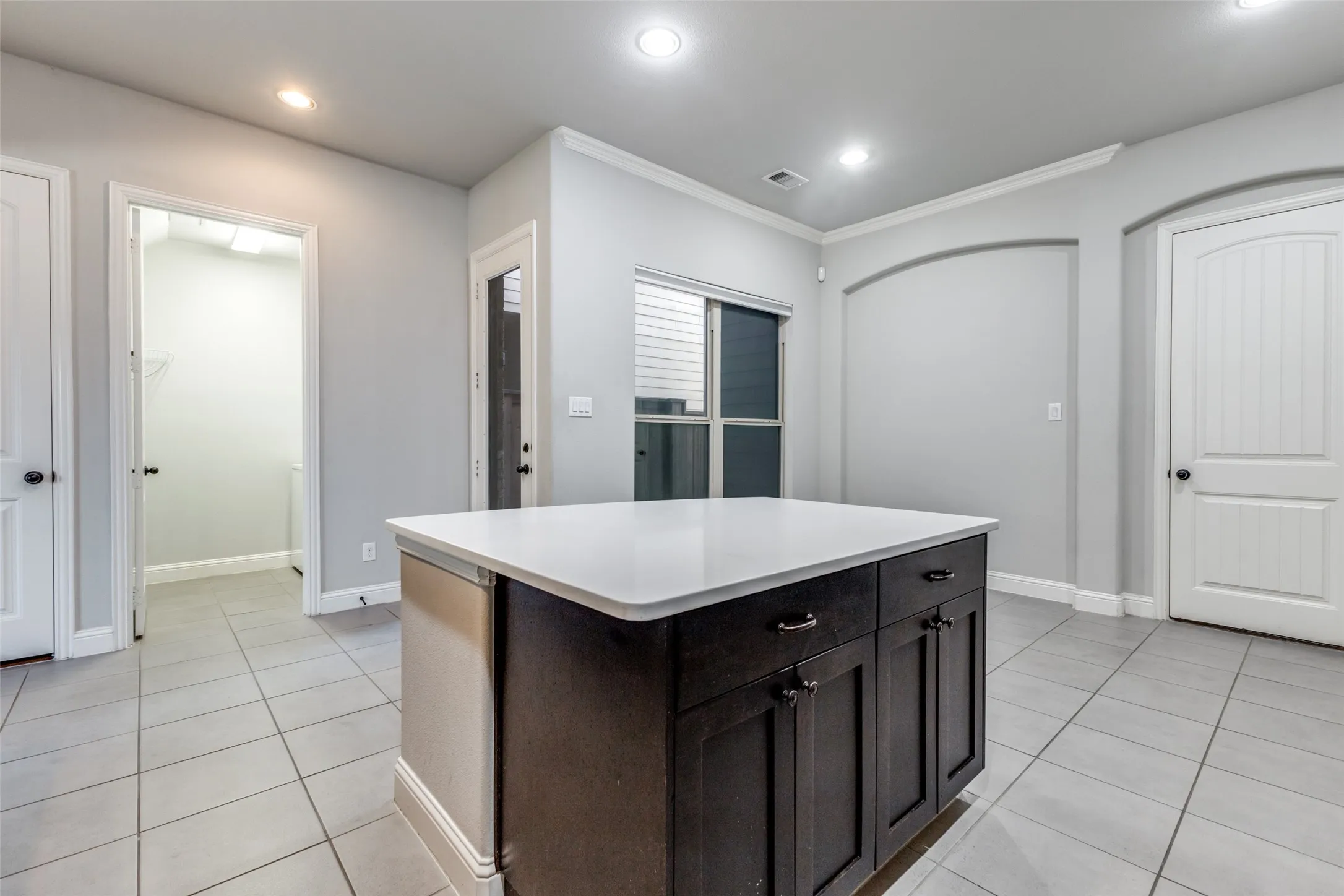 Townhouse For Sale in Dallas County , 828 Rohan Drive, Richardson, Texas 75081, 3 Bedroom, 3 Bathroom, 2 Garage spaces, 1,887 Sqft, built in 2016, mls#21149359, Real Estate Agent in Richardson, Homes For Sale in Dallas county, Homes For Sale in Richardson, Realtor in Richardson Texas, Real Estate Brokerage Independent Realty Texas, Luminita Cordes Realtor