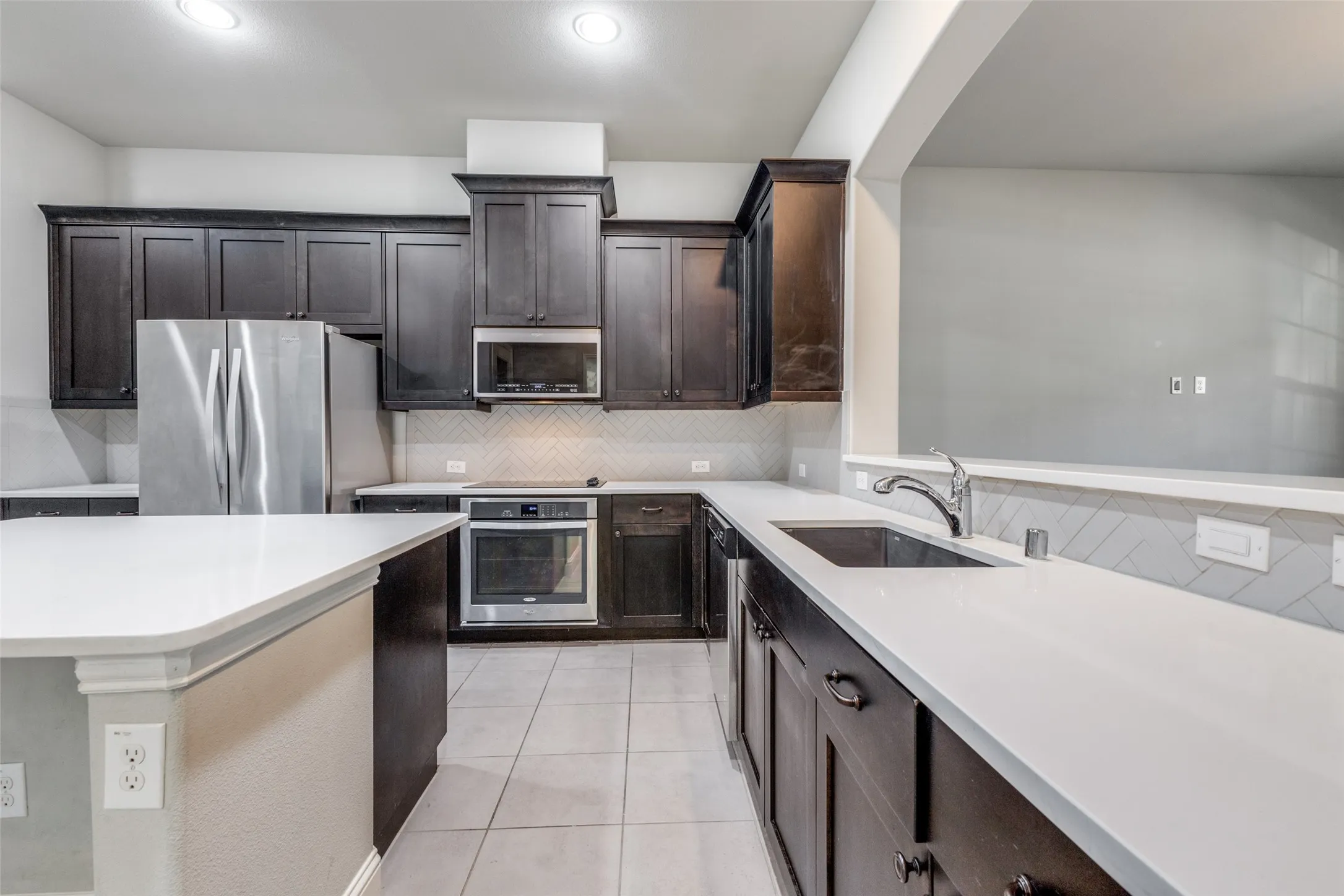 Townhouse For Sale in Dallas County , 828 Rohan Drive, Richardson, Texas 75081, 3 Bedroom, 3 Bathroom, 2 Garage spaces, 1,887 Sqft, built in 2016, mls#21149359, Real Estate Agent in Richardson, Homes For Sale in Dallas county, Homes For Sale in Richardson, Realtor in Richardson Texas, Real Estate Brokerage Independent Realty Texas, Luminita Cordes Realtor