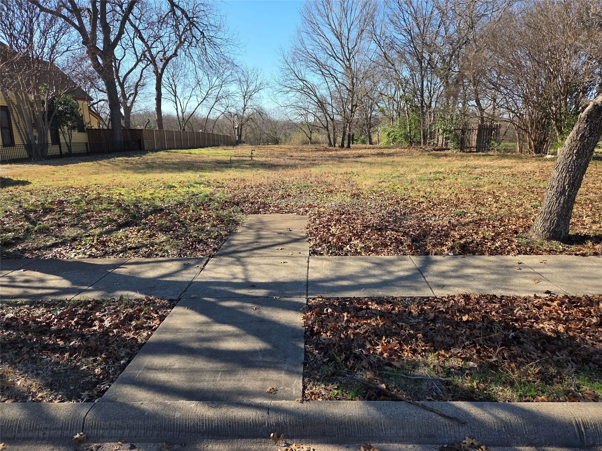 Unimproved Land For Sale in Dallas County , 307 N Dallas Avenue, Lancaster, Texas 75146, 0, 0, Garage spaces, 0 Sqft, built in 0, mls#21149478, Real Estate Agent in Lancaster, Homes For Sale in Dallas county, Homes For Sale in Lancaster, Realtor in Lancaster Texas, Real Estate Brokerage Independent Realty Texas, Luminita Cordes Realtor