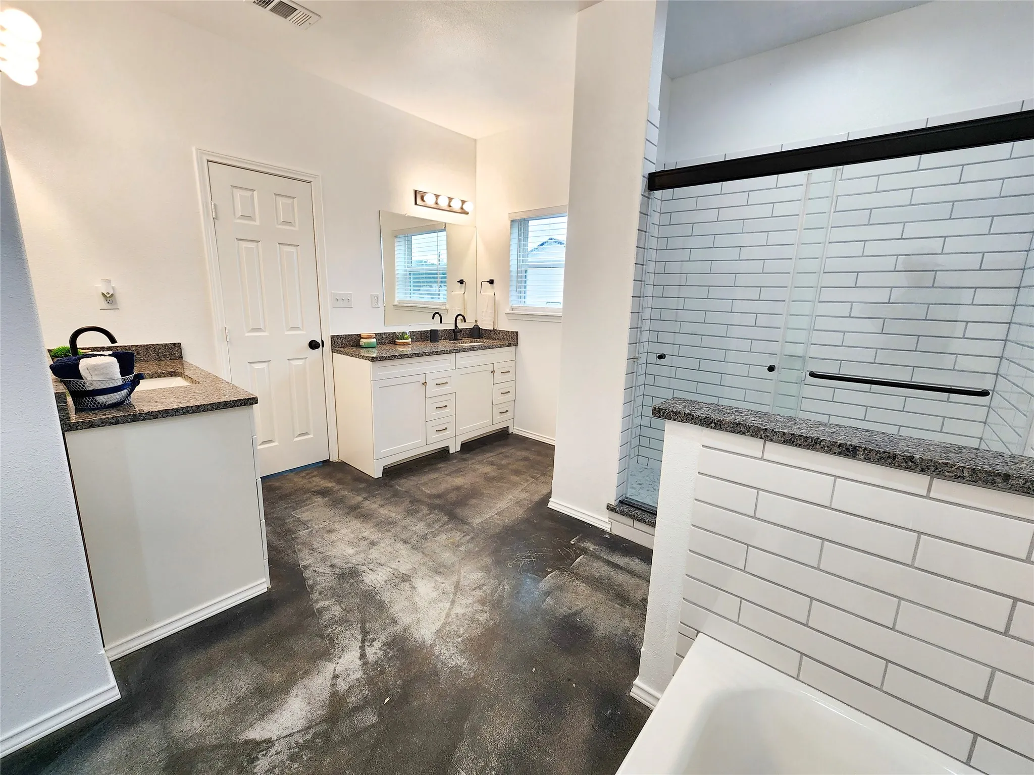 Single Family Residence For Sale in Tarrant County , 417 Katie Circle, Kennedale, Texas 76060, 4 Bedroom, 3 Bathroom, 2 Garage spaces, 2,001 Sqft, built in 2025, New Construction - Complete, mls#21149490, Real Estate Agent in Kennedale, Homes For Sale in Tarrant county, Homes For Sale in Kennedale, Realtor in Kennedale Texas, Real Estate Brokerage Independent Realty Texas, Luminita Cordes Realtor
