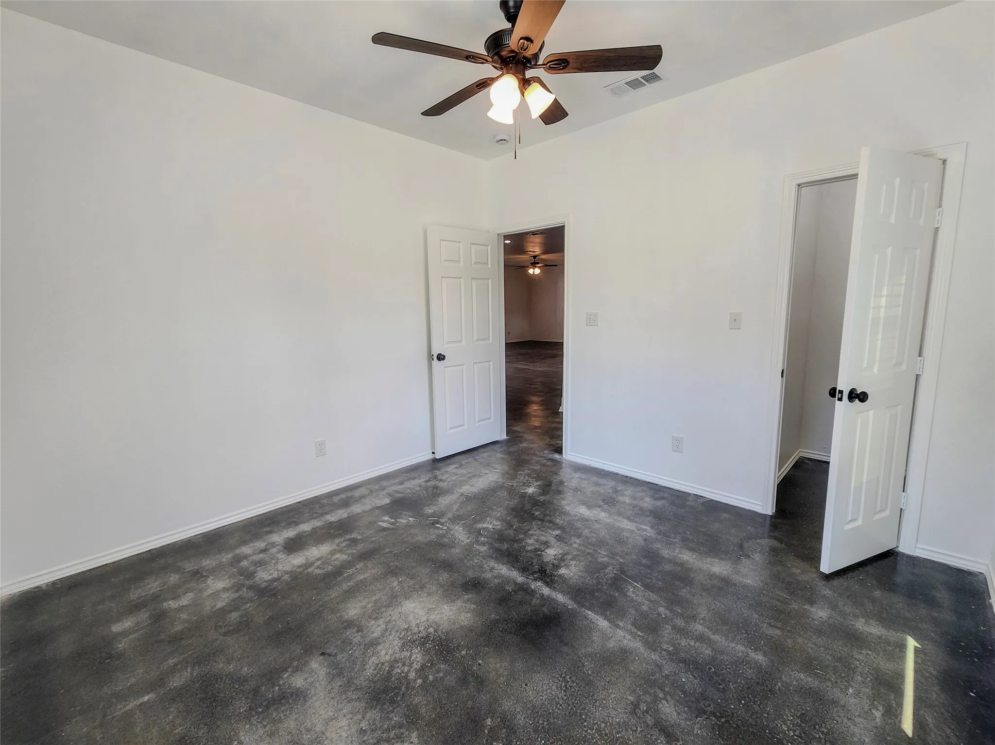 Single Family Residence For Sale in Tarrant County , 417 Katie Circle, Kennedale, Texas 76060, 4 Bedroom, 3 Bathroom, 2 Garage spaces, 2,001 Sqft, built in 2025, New Construction - Complete, mls#21149490, Real Estate Agent in Kennedale, Homes For Sale in Tarrant county, Homes For Sale in Kennedale, Realtor in Kennedale Texas, Real Estate Brokerage Independent Realty Texas, Luminita Cordes Realtor