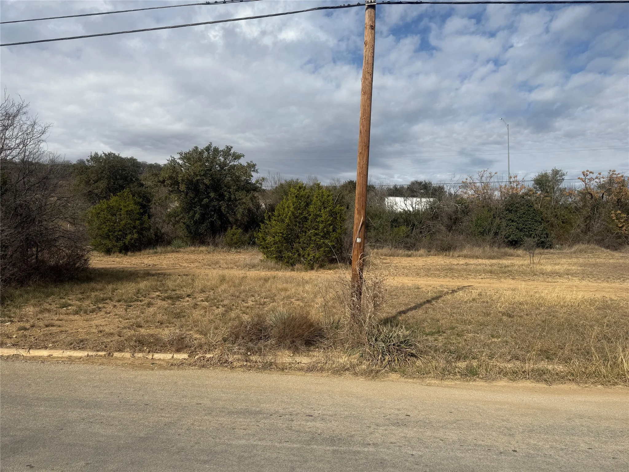 Unimproved Land For Sale in Brown County , TBD La Vista Drive, Brownwood, Texas 76801, 0, 0, Garage spaces, 0 Sqft, built in 0, Unknown, mls#21147914, Real Estate Agent in Brownwood, Homes For Sale in Brown county, Homes For Sale in Brownwood, Realtor in Brownwood Texas, Real Estate Brokerage Independent Realty Texas, Luminita Cordes Realtor