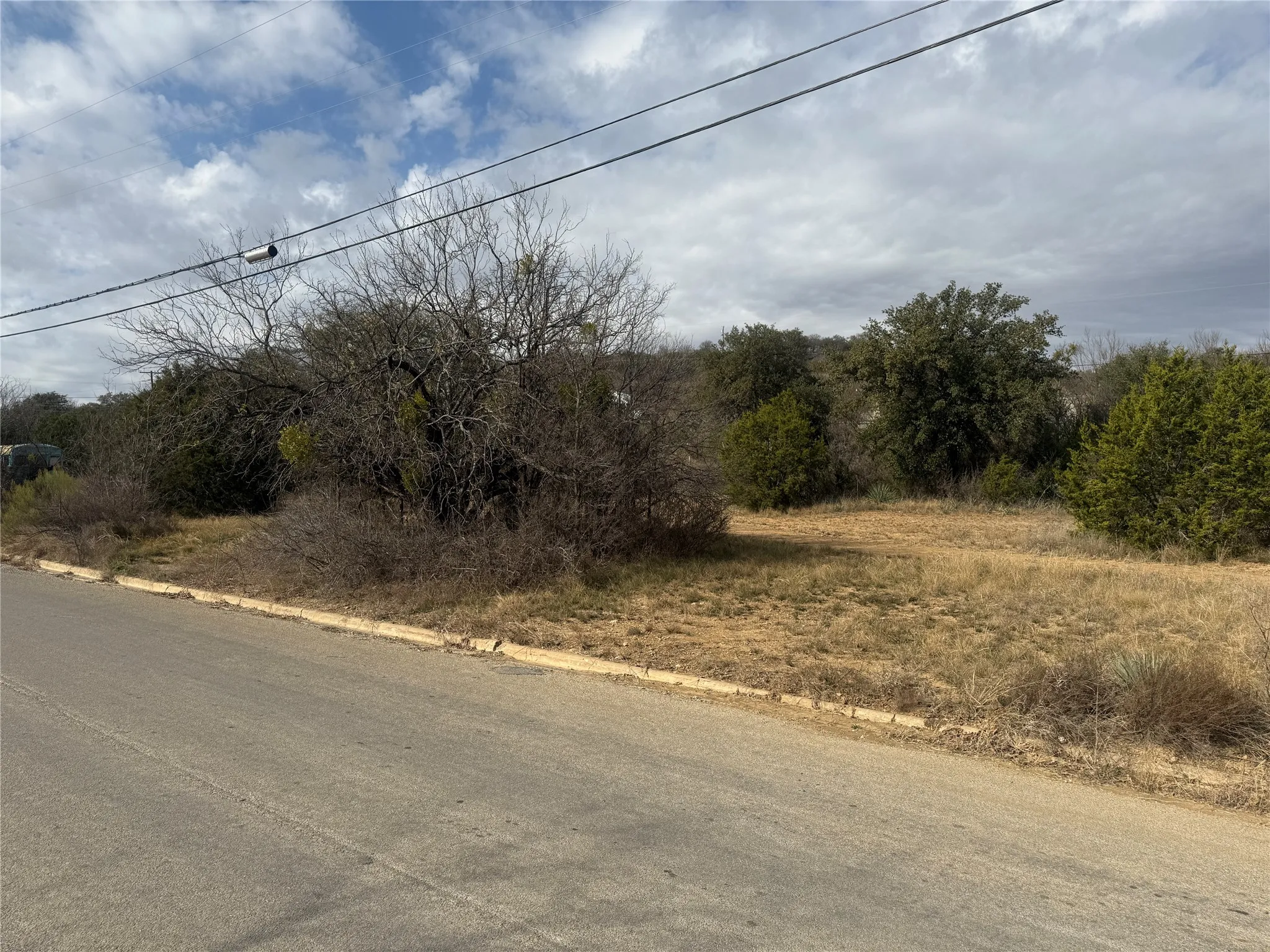 Unimproved Land For Sale in Brown County , TBD La Vista Drive, Brownwood, Texas 76801, 0, 0, Garage spaces, 0 Sqft, built in 0, Unknown, mls#21147914, Real Estate Agent in Brownwood, Homes For Sale in Brown county, Homes For Sale in Brownwood, Realtor in Brownwood Texas, Real Estate Brokerage Independent Realty Texas, Luminita Cordes Realtor