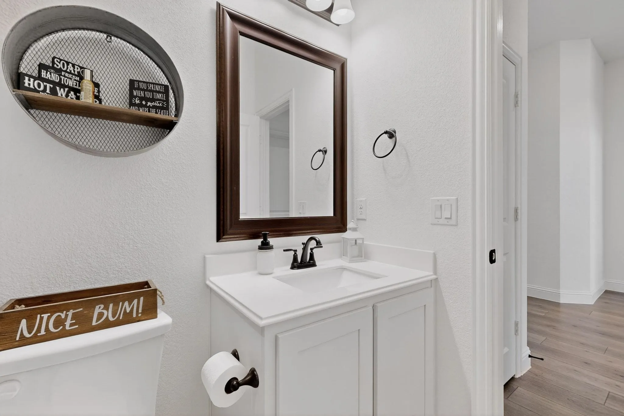 Single Family Residence For Sale in Denton County , 205 Lakewood Lane, Ponder, Texas 76259, 3 Bedroom, 3 Bathroom, 2 Garage spaces, 2,529 Sqft, built in 2023, Preowned, mls#21149670, Real Estate Agent in Ponder, Homes For Sale in Denton county, Homes For Sale in Ponder, Realtor in Ponder Texas, Real Estate Brokerage Independent Realty Texas, Luminita Cordes Realtor