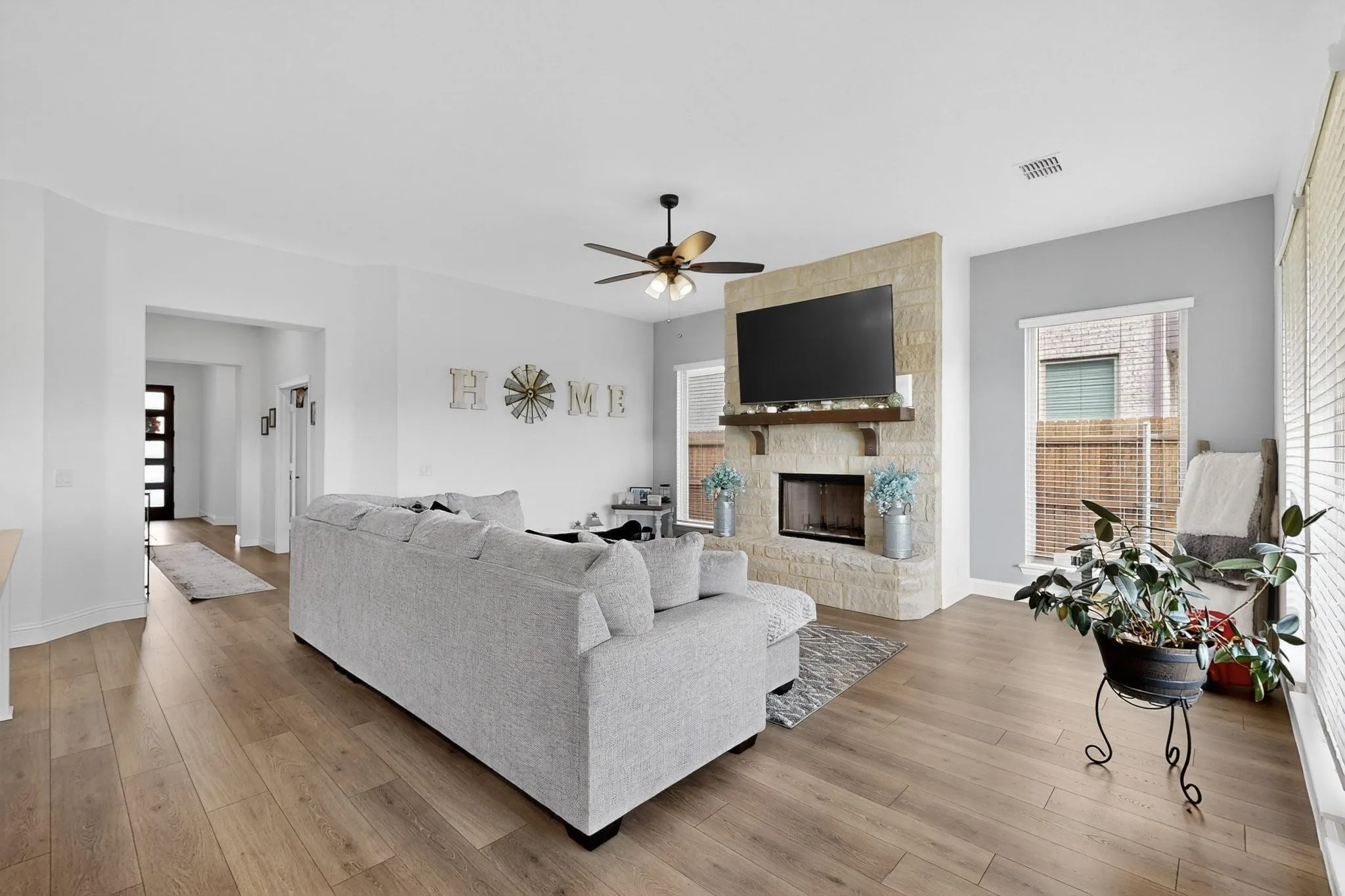 Single Family Residence For Sale in Denton County , 205 Lakewood Lane, Ponder, Texas 76259, 3 Bedroom, 3 Bathroom, 2 Garage spaces, 2,529 Sqft, built in 2023, Preowned, mls#21149670, Real Estate Agent in Ponder, Homes For Sale in Denton county, Homes For Sale in Ponder, Realtor in Ponder Texas, Real Estate Brokerage Independent Realty Texas, Luminita Cordes Realtor