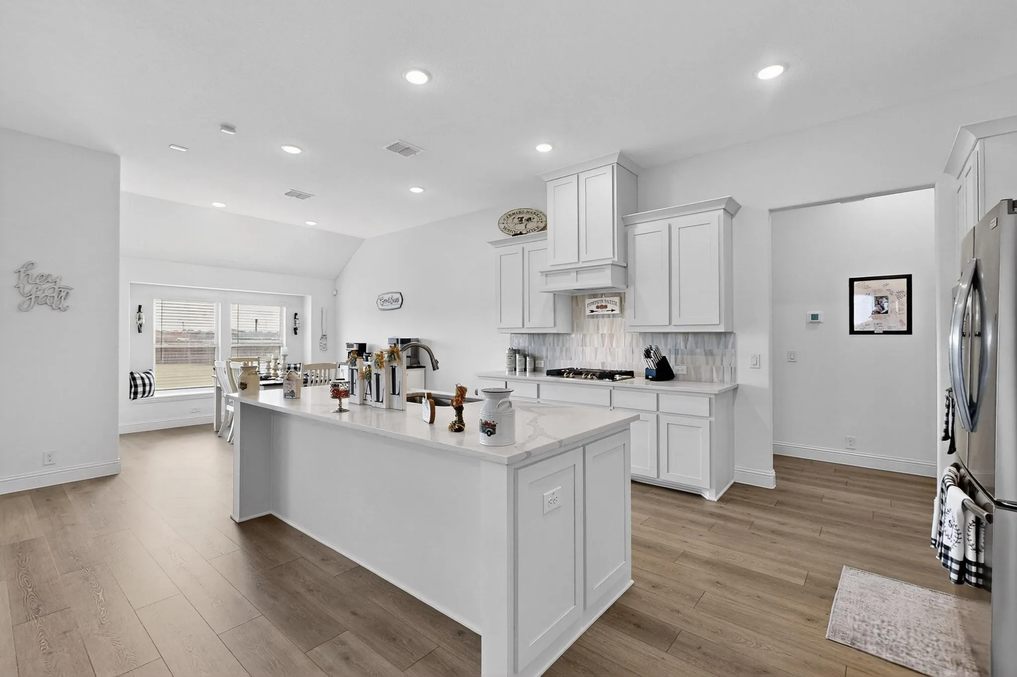Single Family Residence For Sale in Denton County , 205 Lakewood Lane, Ponder, Texas 76259, 3 Bedroom, 3 Bathroom, 2 Garage spaces, 2,529 Sqft, built in 2023, Preowned, mls#21149670, Real Estate Agent in Ponder, Homes For Sale in Denton county, Homes For Sale in Ponder, Realtor in Ponder Texas, Real Estate Brokerage Independent Realty Texas, Luminita Cordes Realtor
