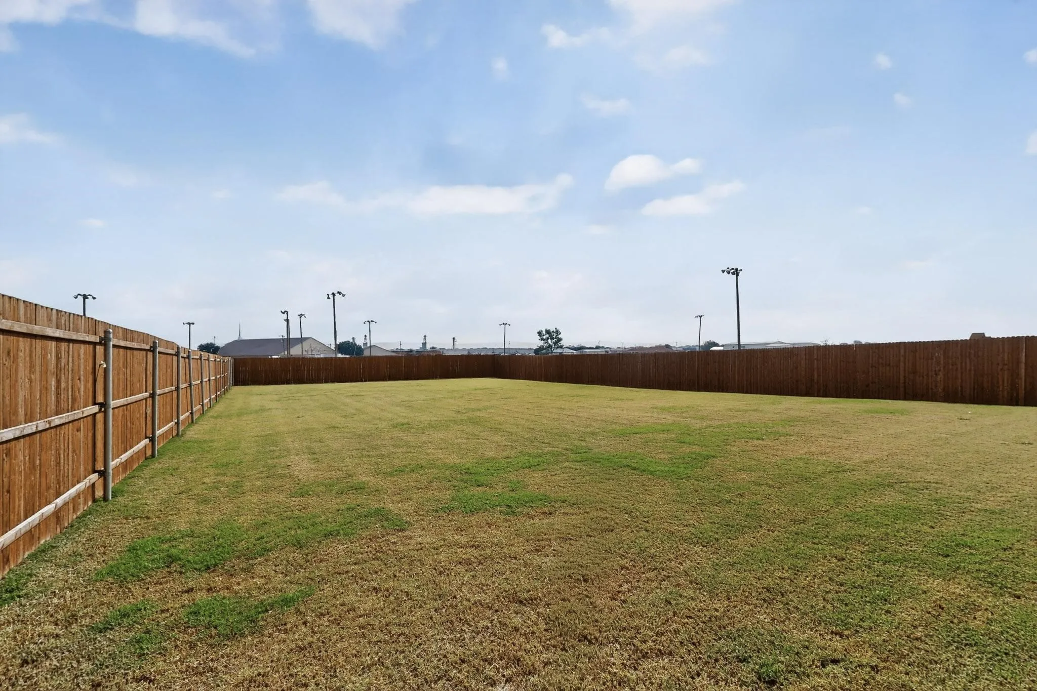 Single Family Residence For Sale in Denton County , 205 Lakewood Lane, Ponder, Texas 76259, 3 Bedroom, 3 Bathroom, 2 Garage spaces, 2,529 Sqft, built in 2023, Preowned, mls#21149670, Real Estate Agent in Ponder, Homes For Sale in Denton county, Homes For Sale in Ponder, Realtor in Ponder Texas, Real Estate Brokerage Independent Realty Texas, Luminita Cordes Realtor