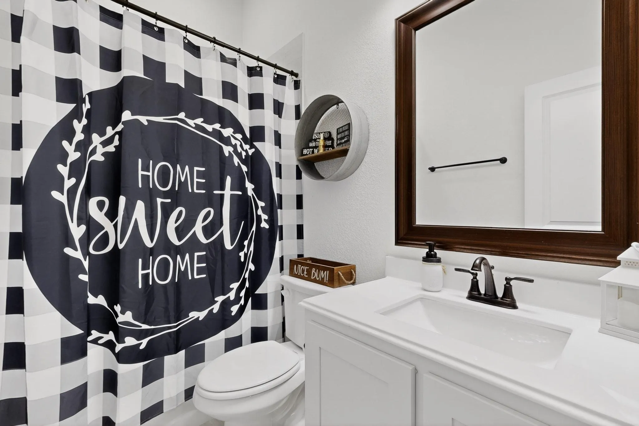 Single Family Residence For Sale in Denton County , 205 Lakewood Lane, Ponder, Texas 76259, 3 Bedroom, 3 Bathroom, 2 Garage spaces, 2,529 Sqft, built in 2023, Preowned, mls#21149670, Real Estate Agent in Ponder, Homes For Sale in Denton county, Homes For Sale in Ponder, Realtor in Ponder Texas, Real Estate Brokerage Independent Realty Texas, Luminita Cordes Realtor